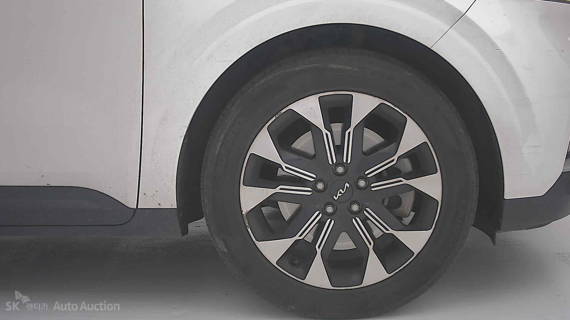 2023 - kia carnival