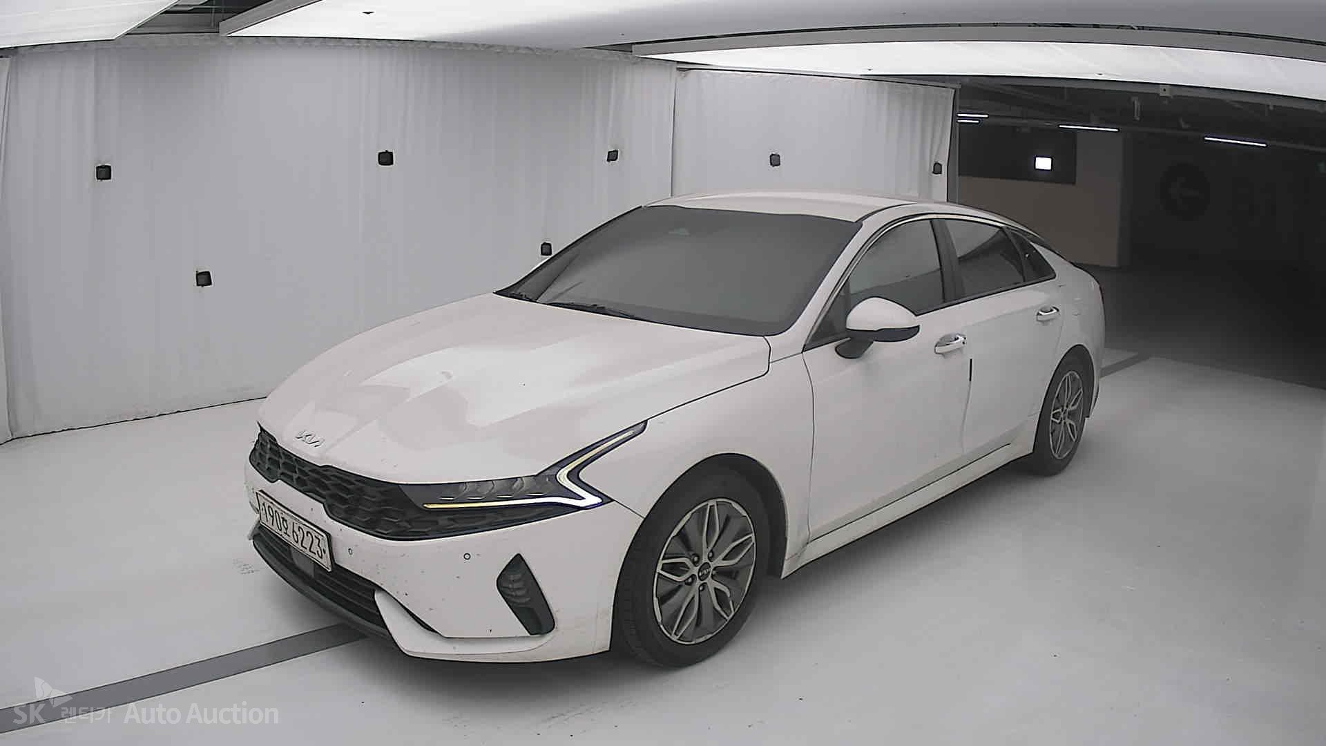 2022 - kia k5