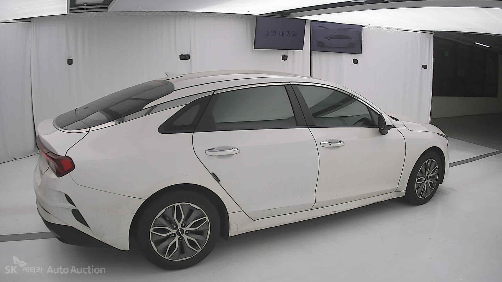 2022 - kia k5