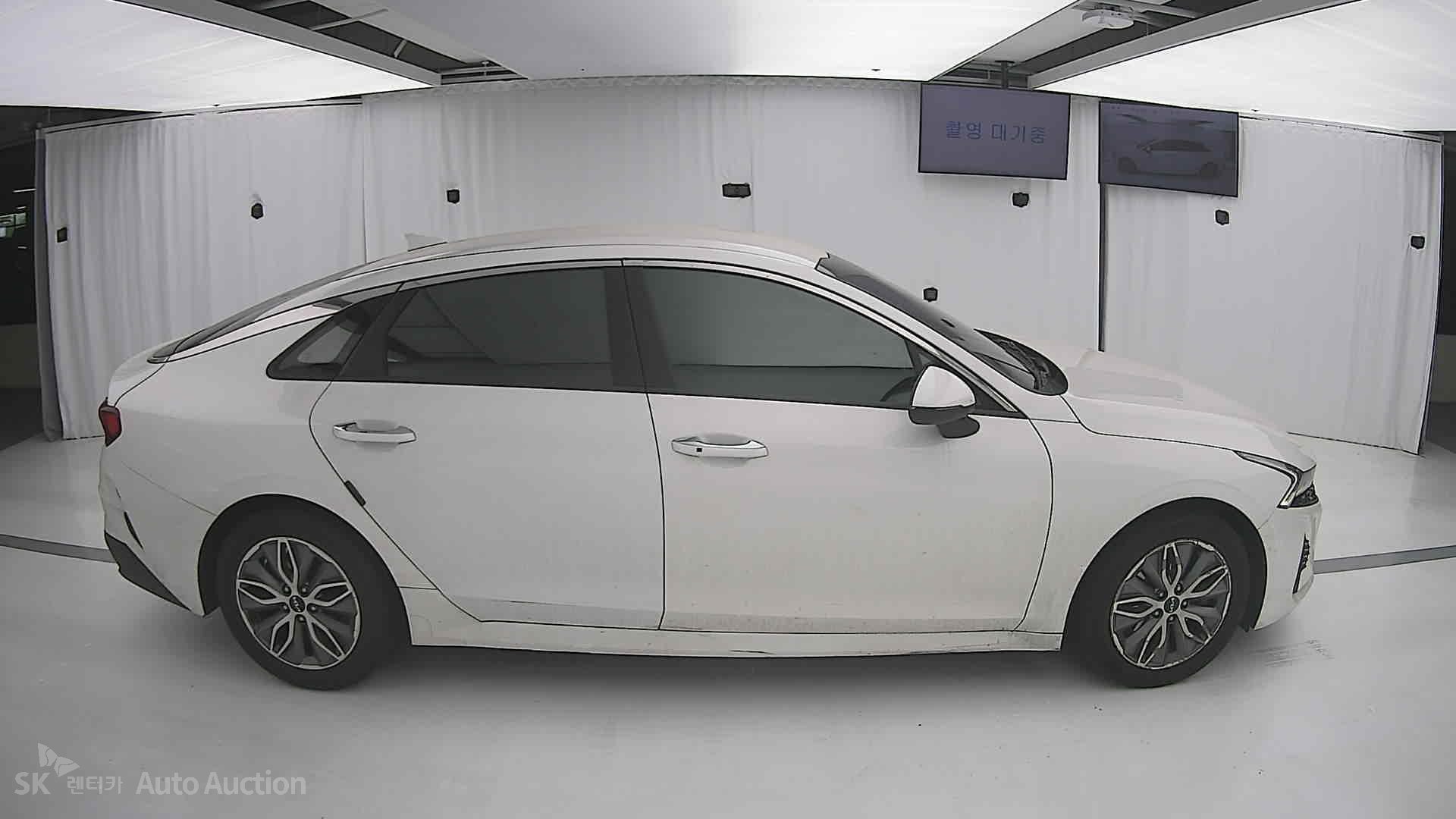 2022 - kia k5