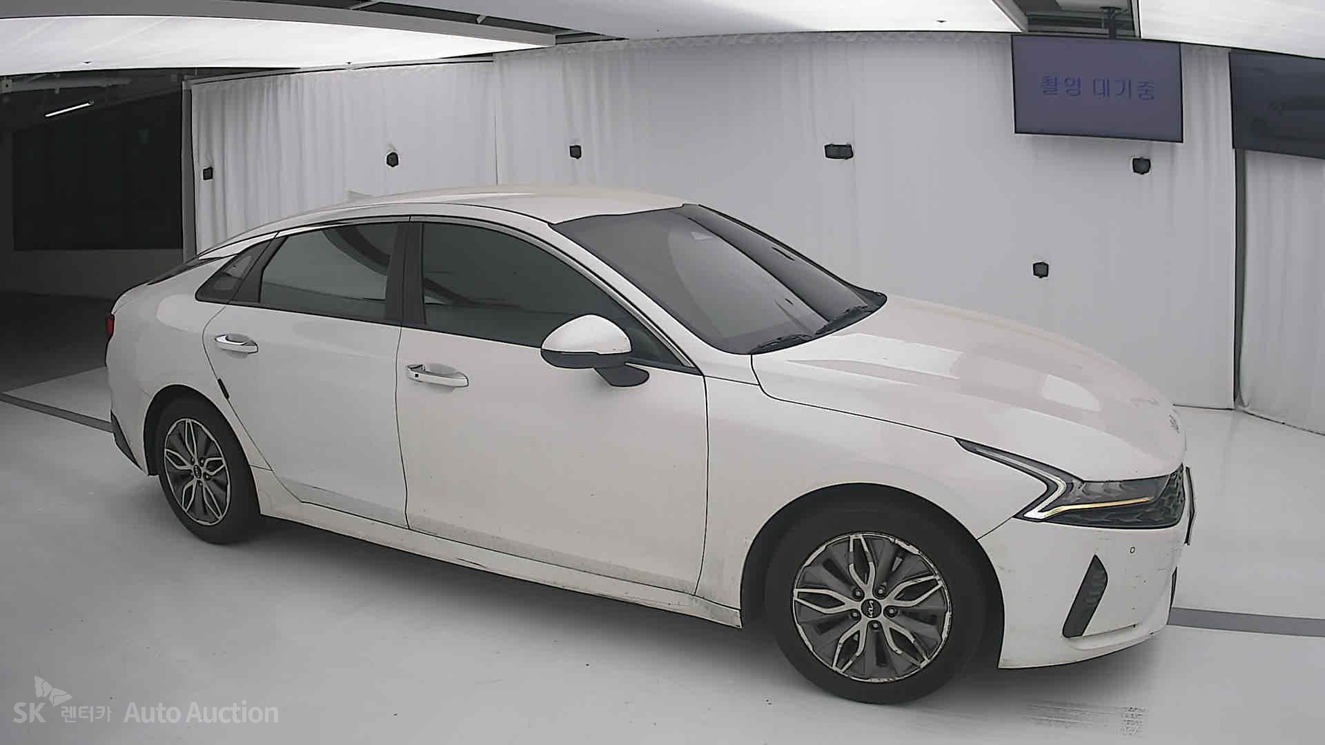 2022 - kia k5