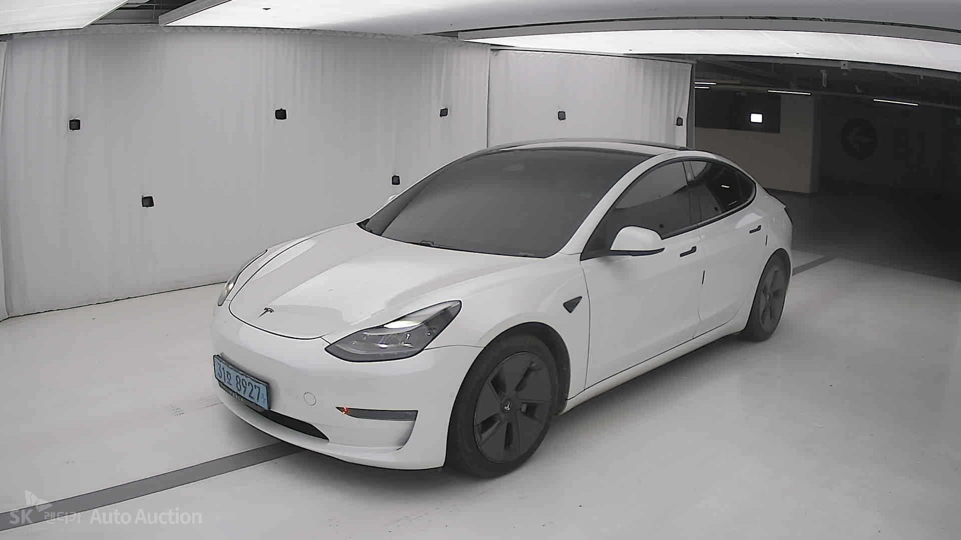2021 - tesla model 3