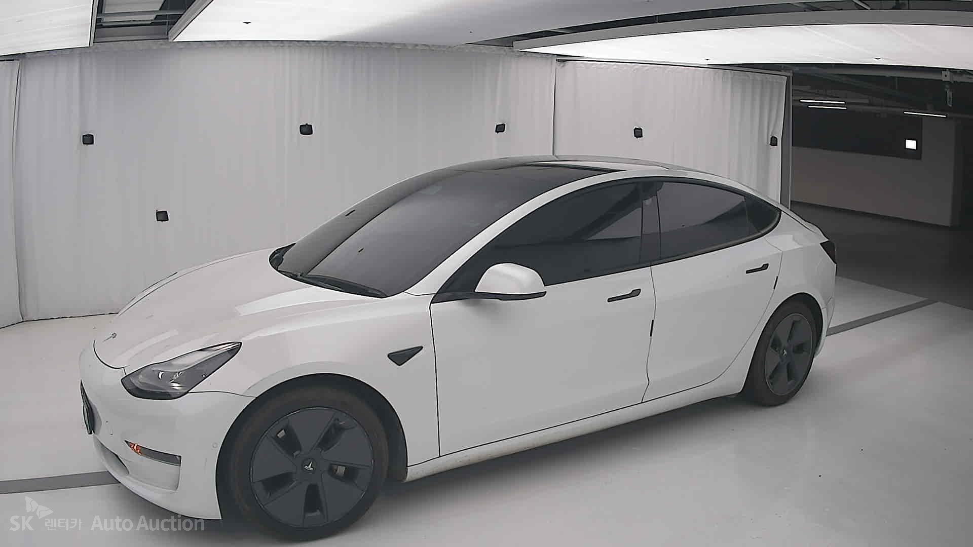 2021 - tesla model 3