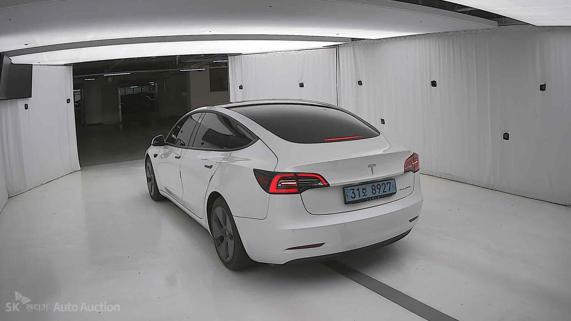 2021 - tesla model 3