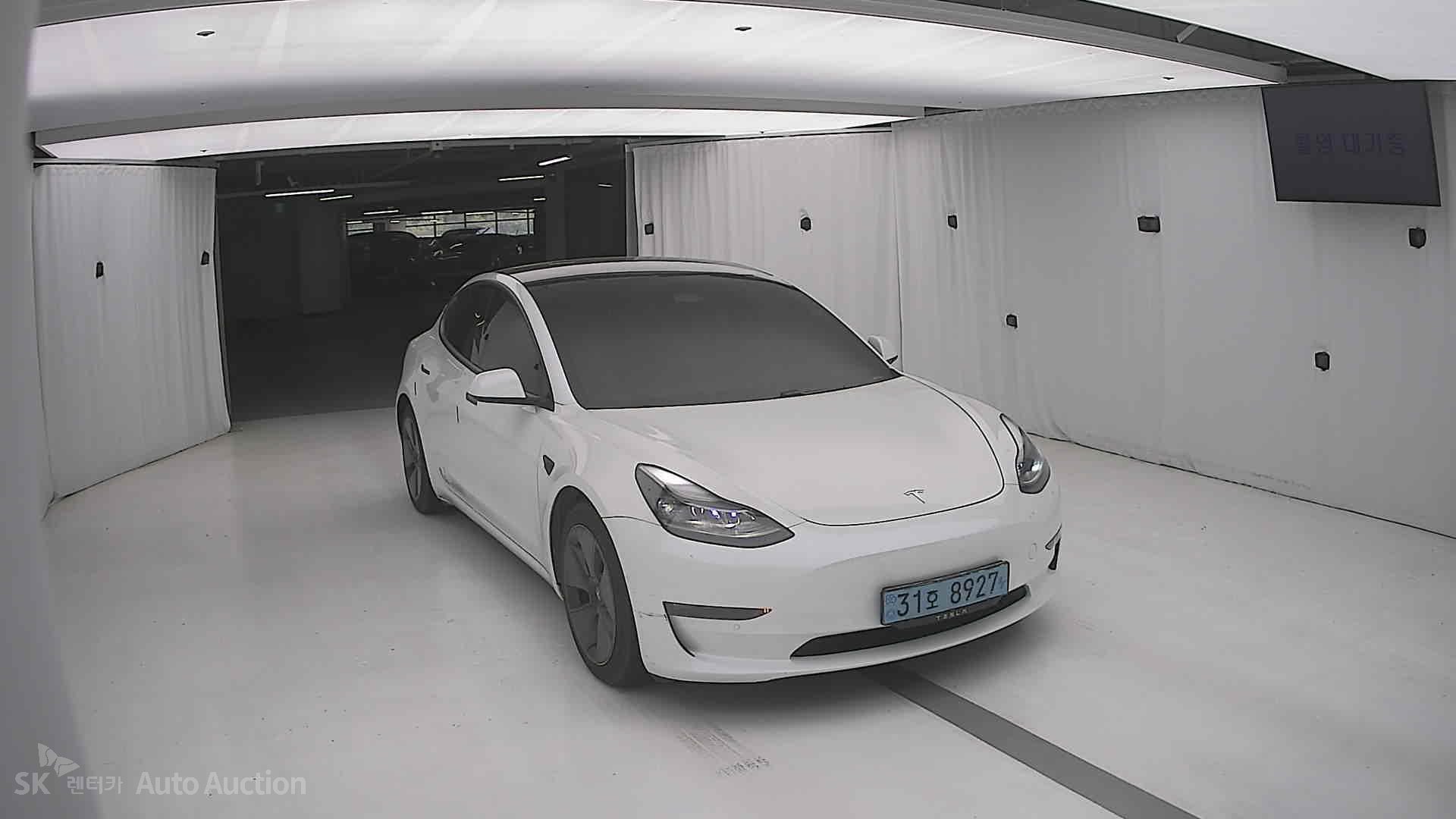 2021 - tesla model 3
