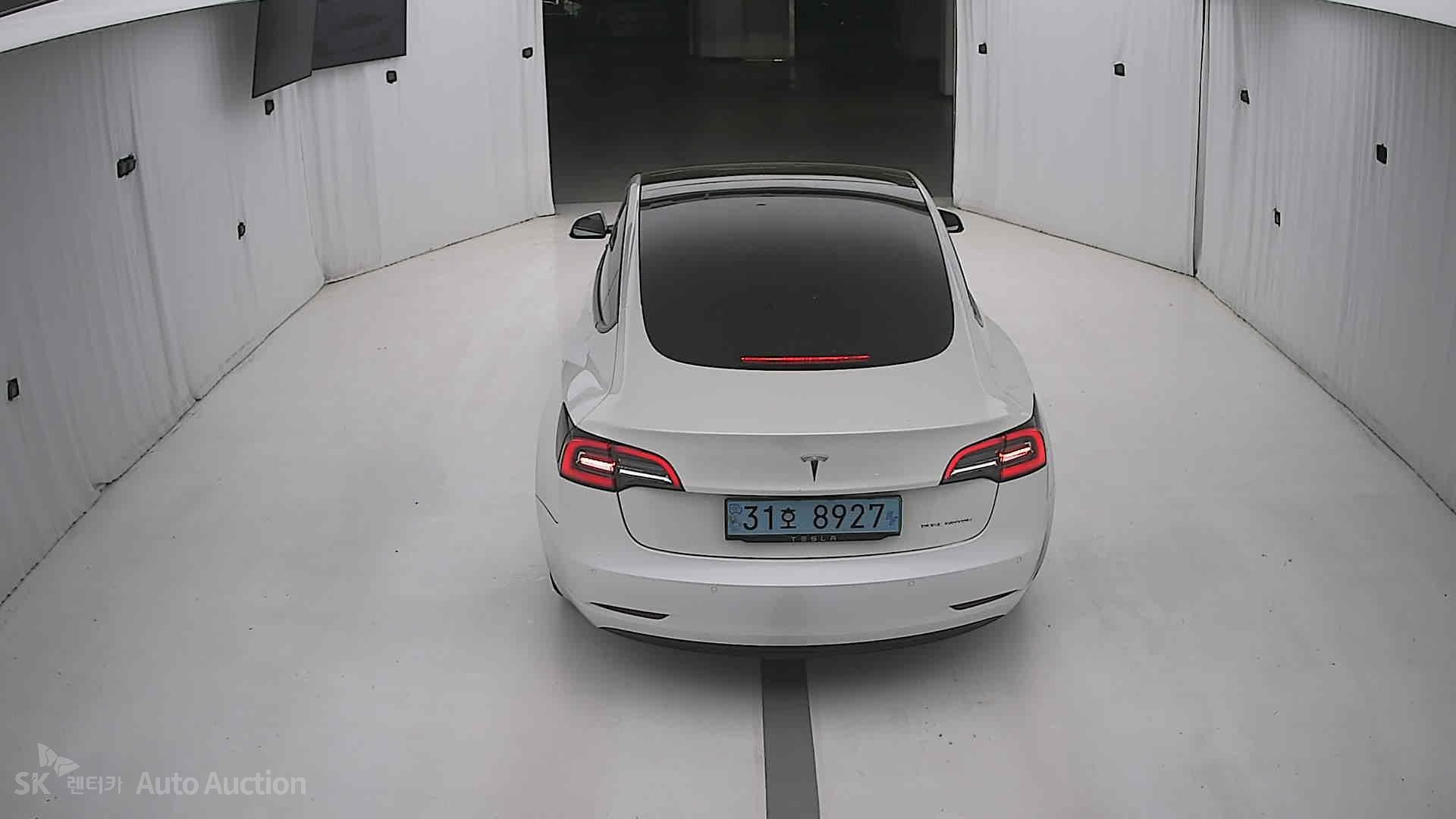 2021 - tesla model 3