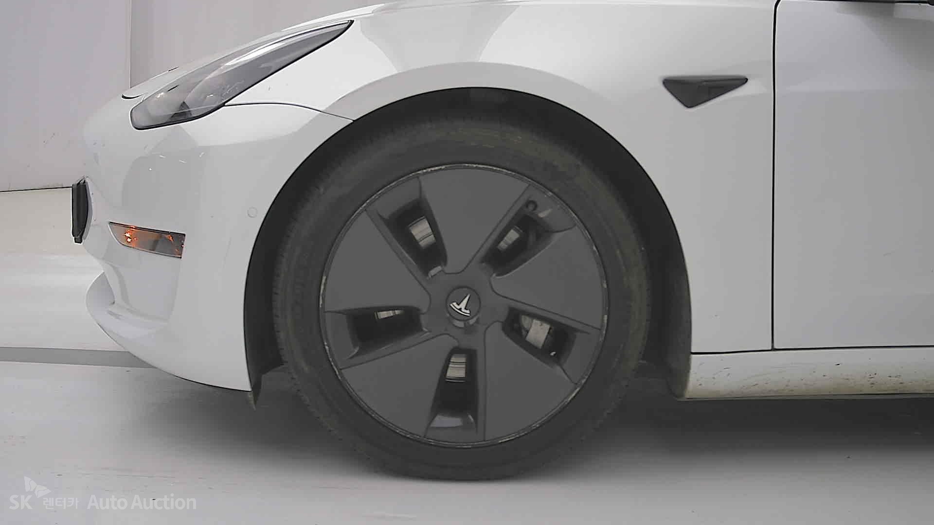 2021 - tesla model 3