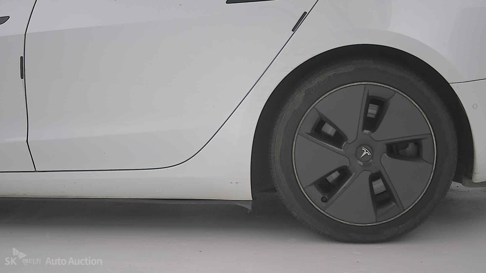 2021 - tesla model 3