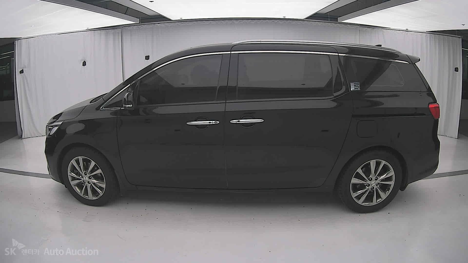 2020 - kia carnival