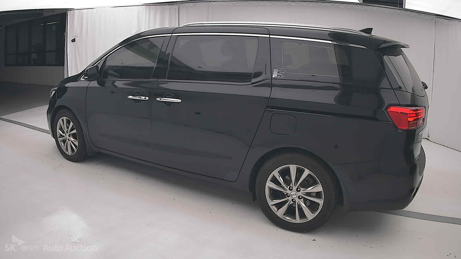 2020 - kia carnival