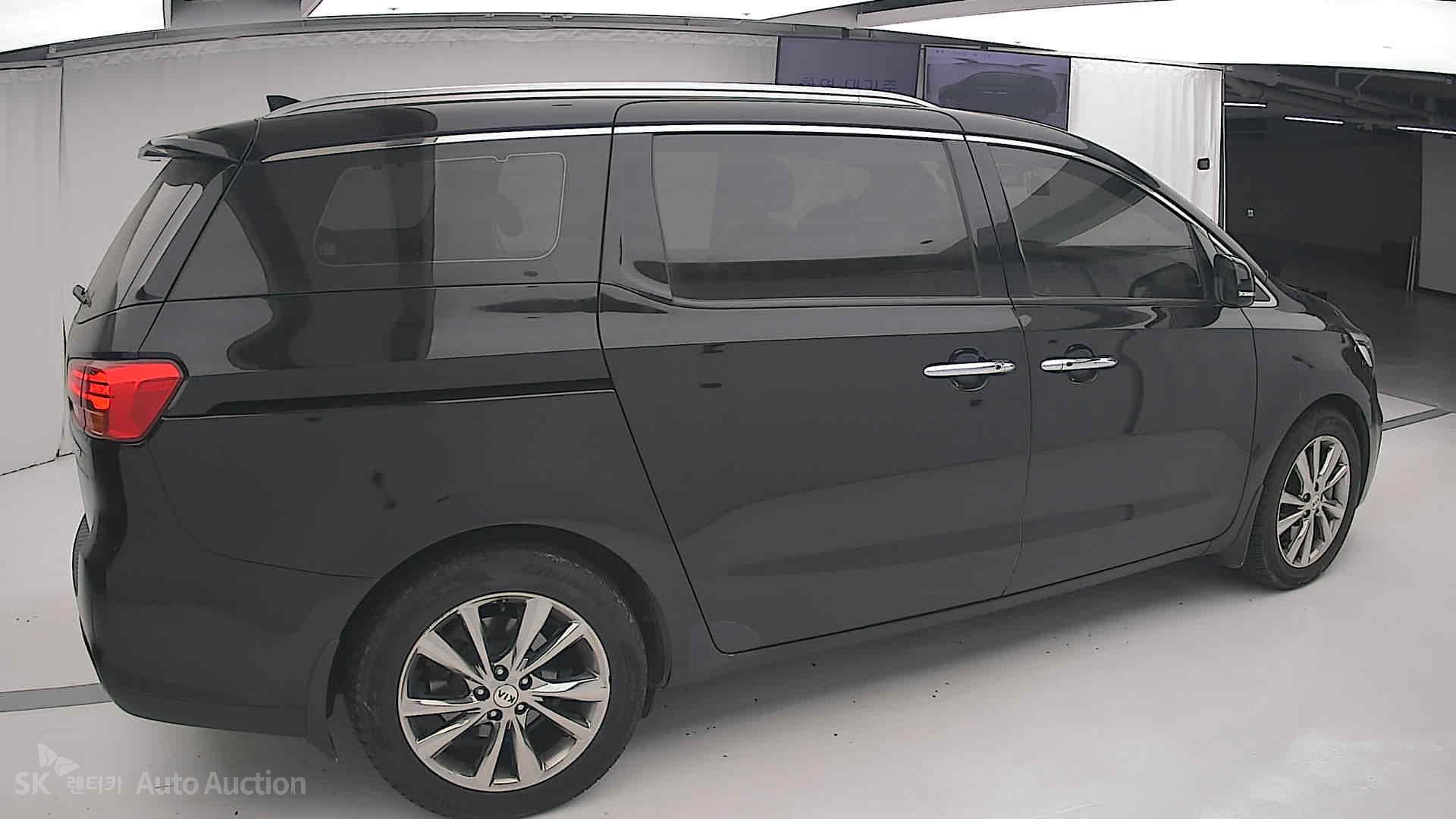 2020 - kia carnival