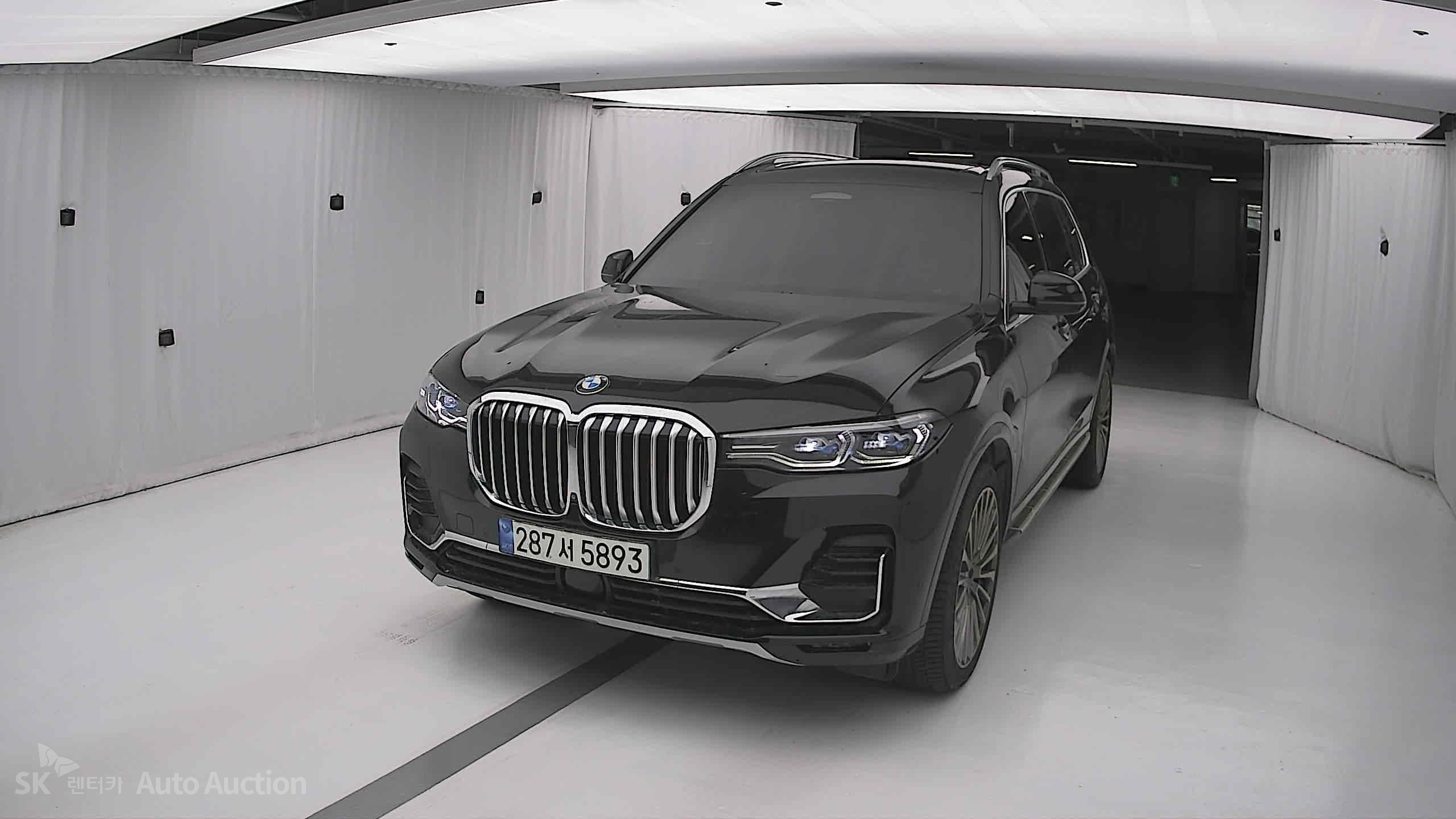 BMW X7 40i xDrive 디자인퓨어