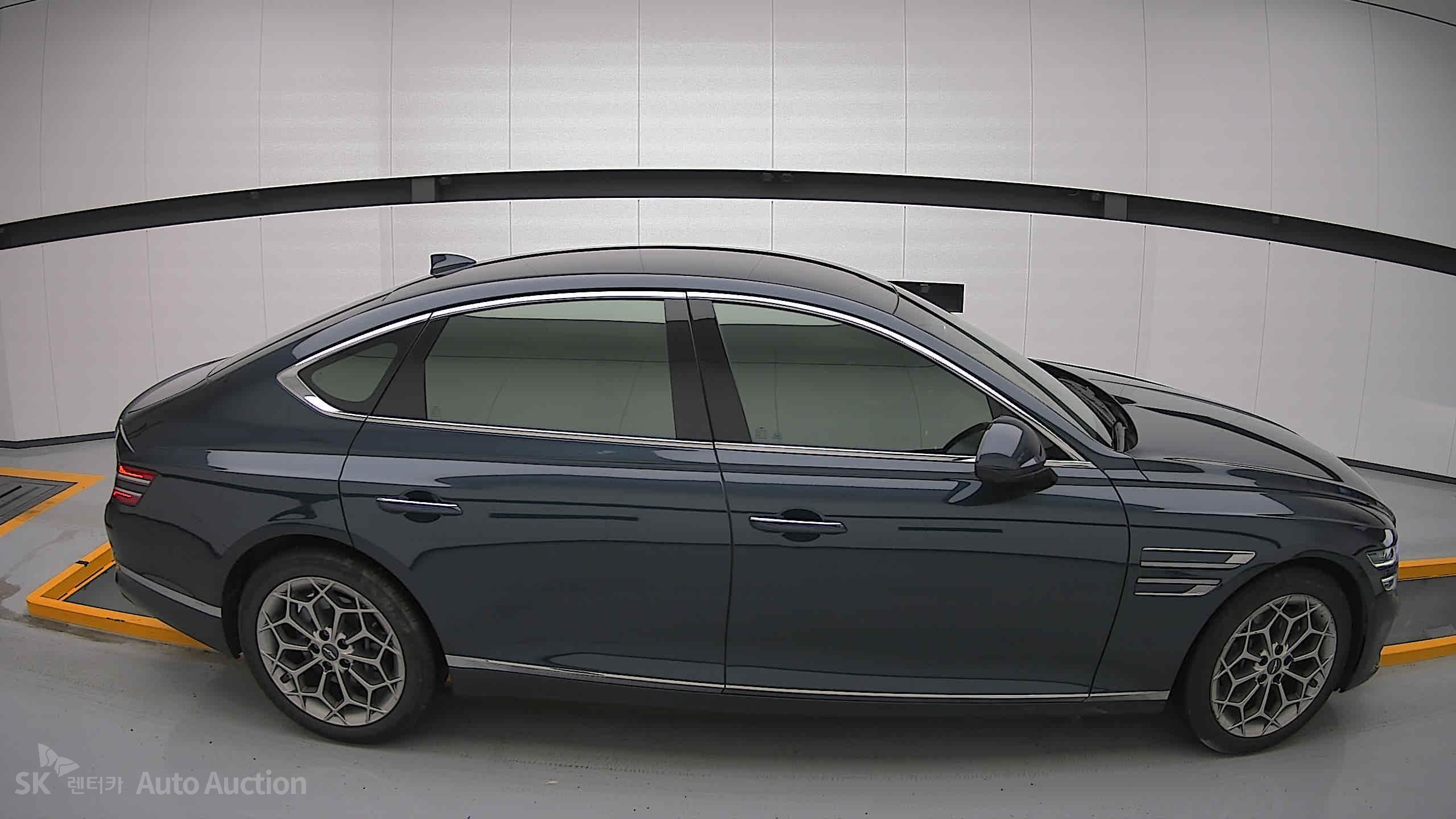 2021 - genesis g80