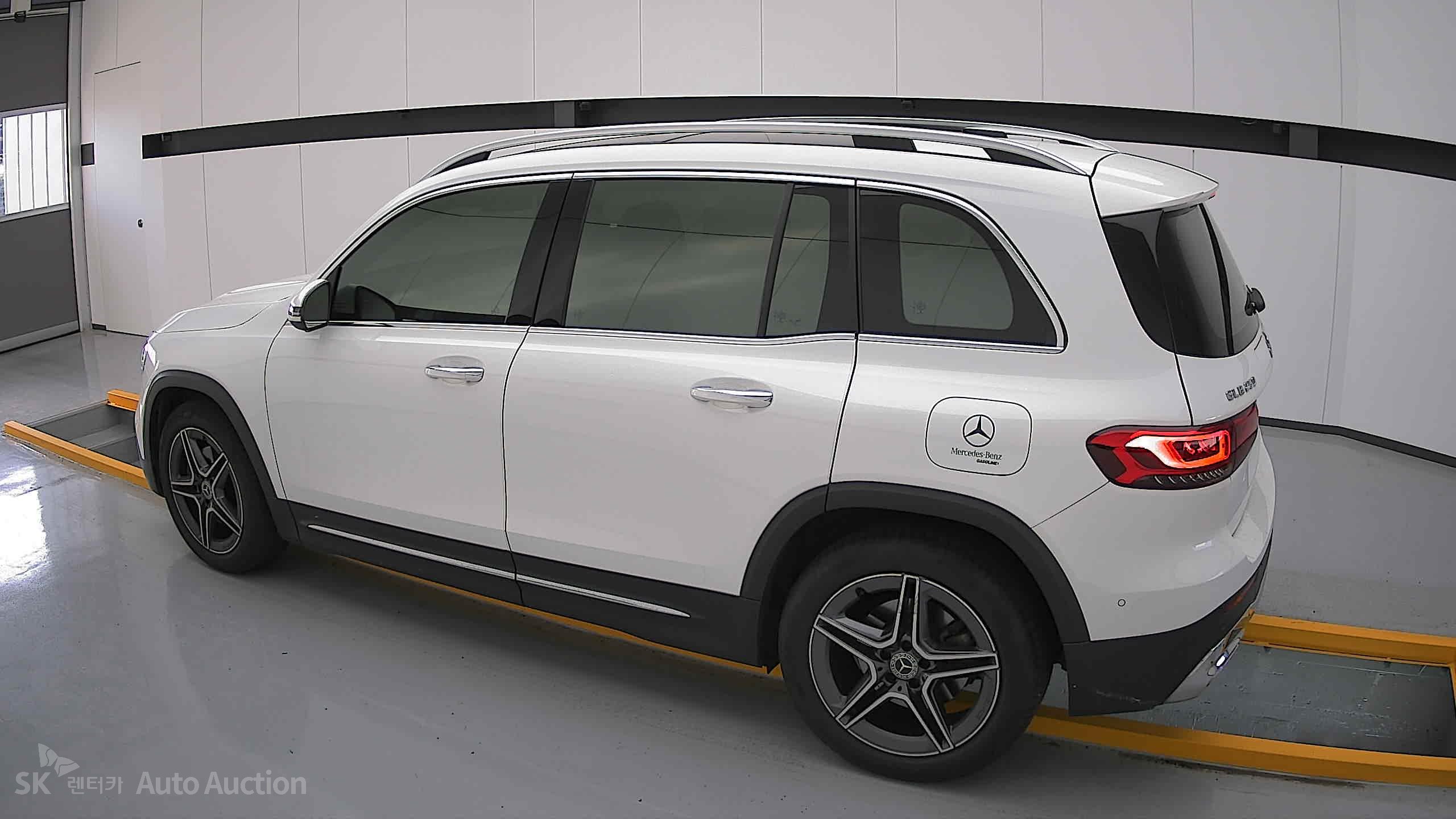 2023 - mercedes-benz glb 250