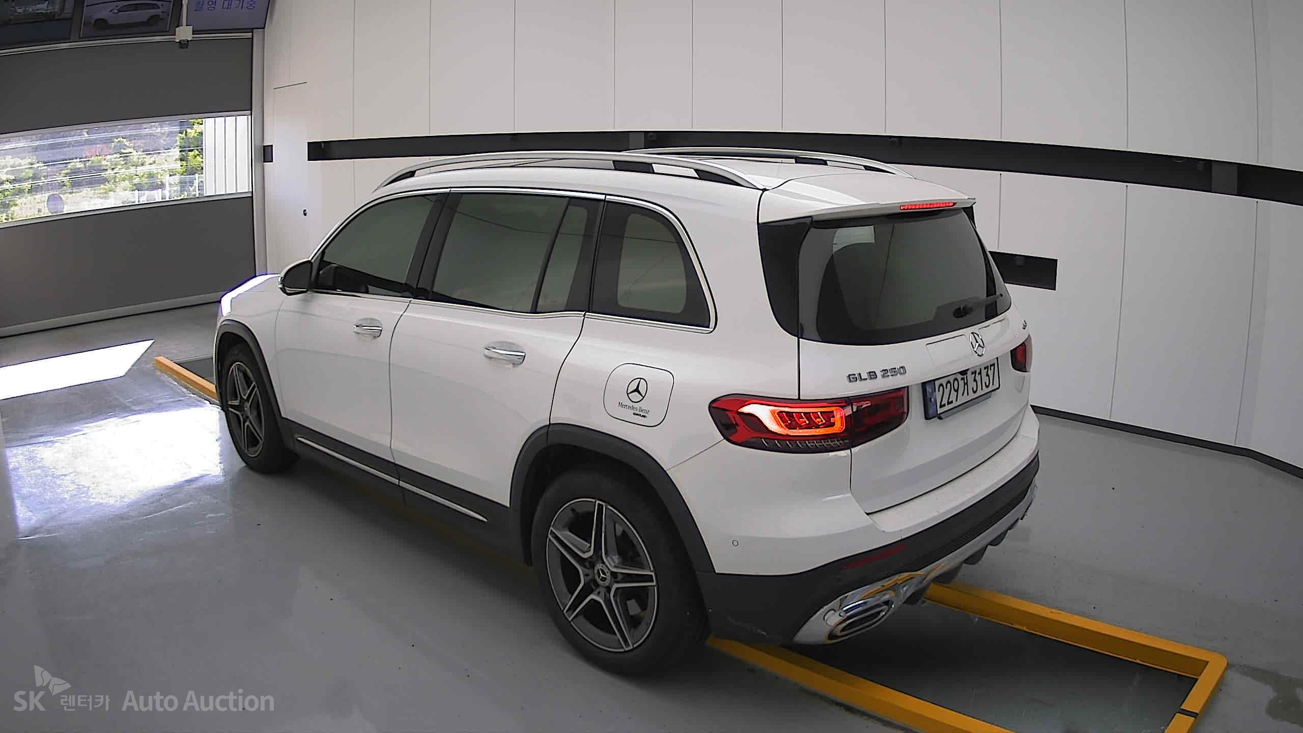 2023 - mercedes-benz glb 250