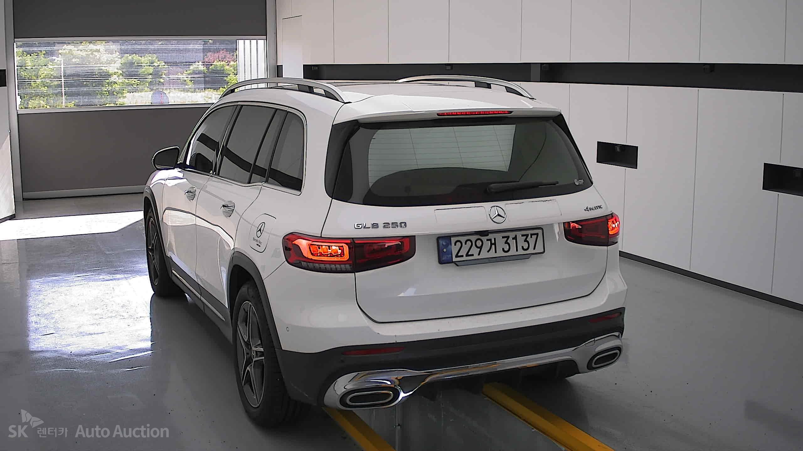 2023 - mercedes-benz glb 250
