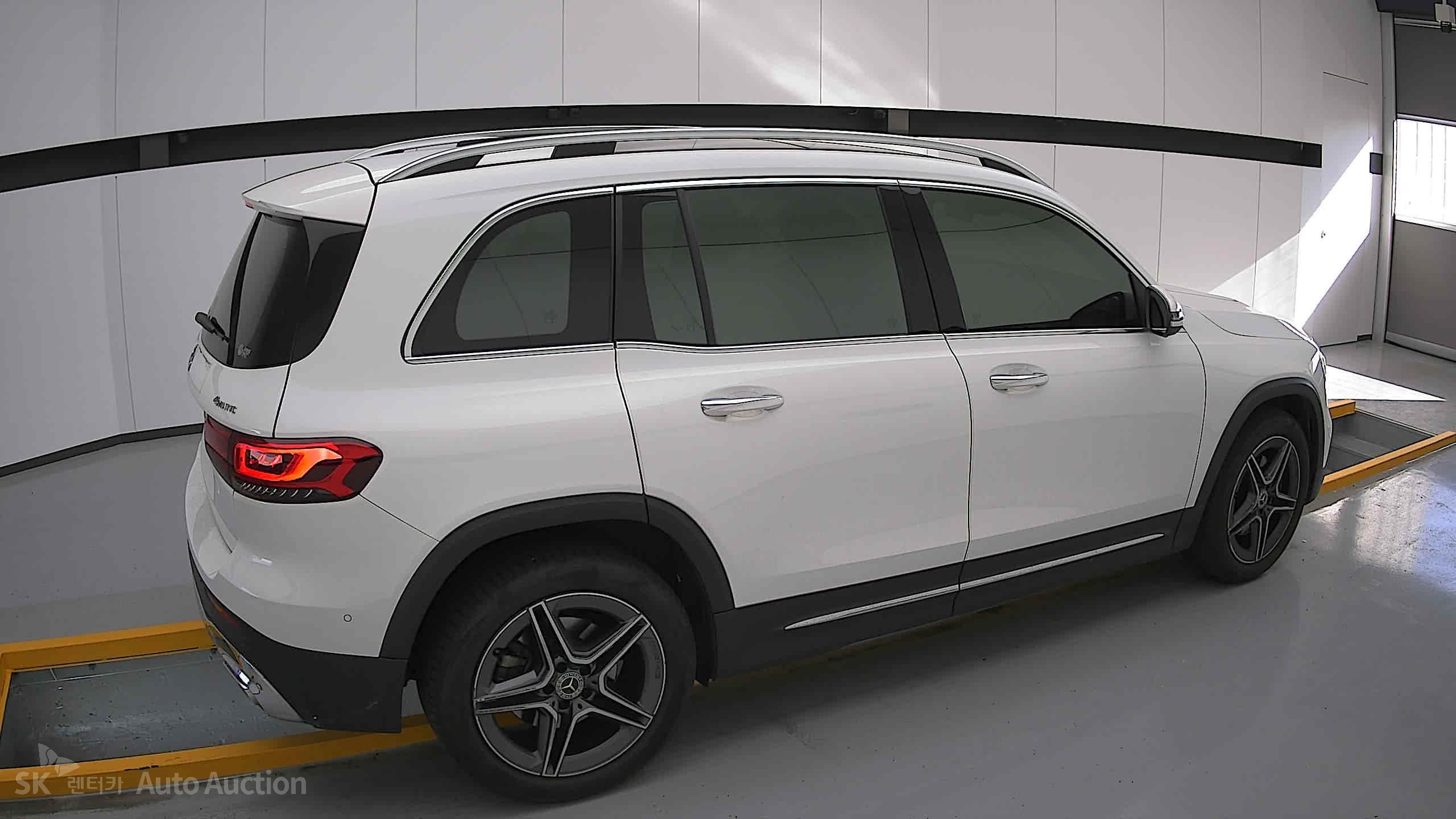 2023 - mercedes-benz glb 250