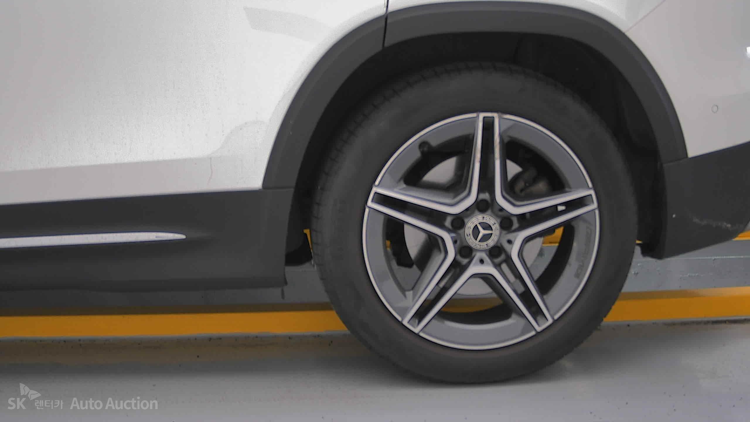2023 - mercedes-benz glb 250
