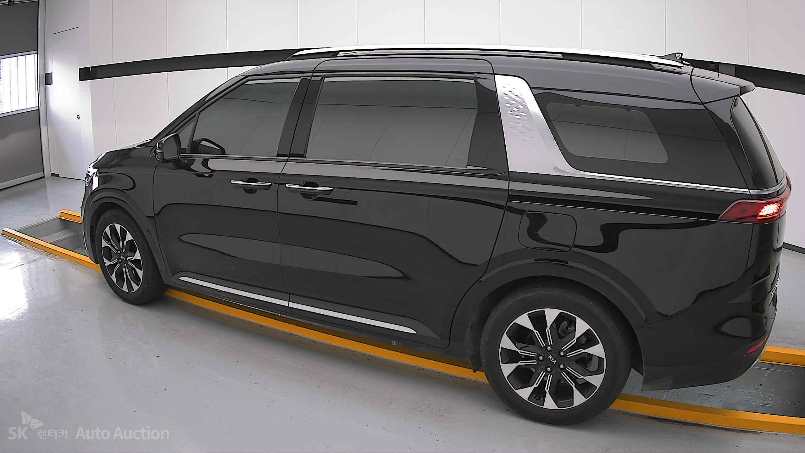 2021 - kia carnival