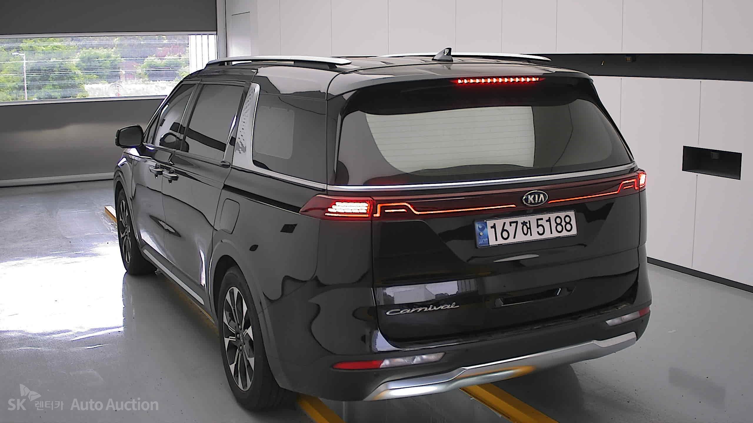 2021 - kia carnival