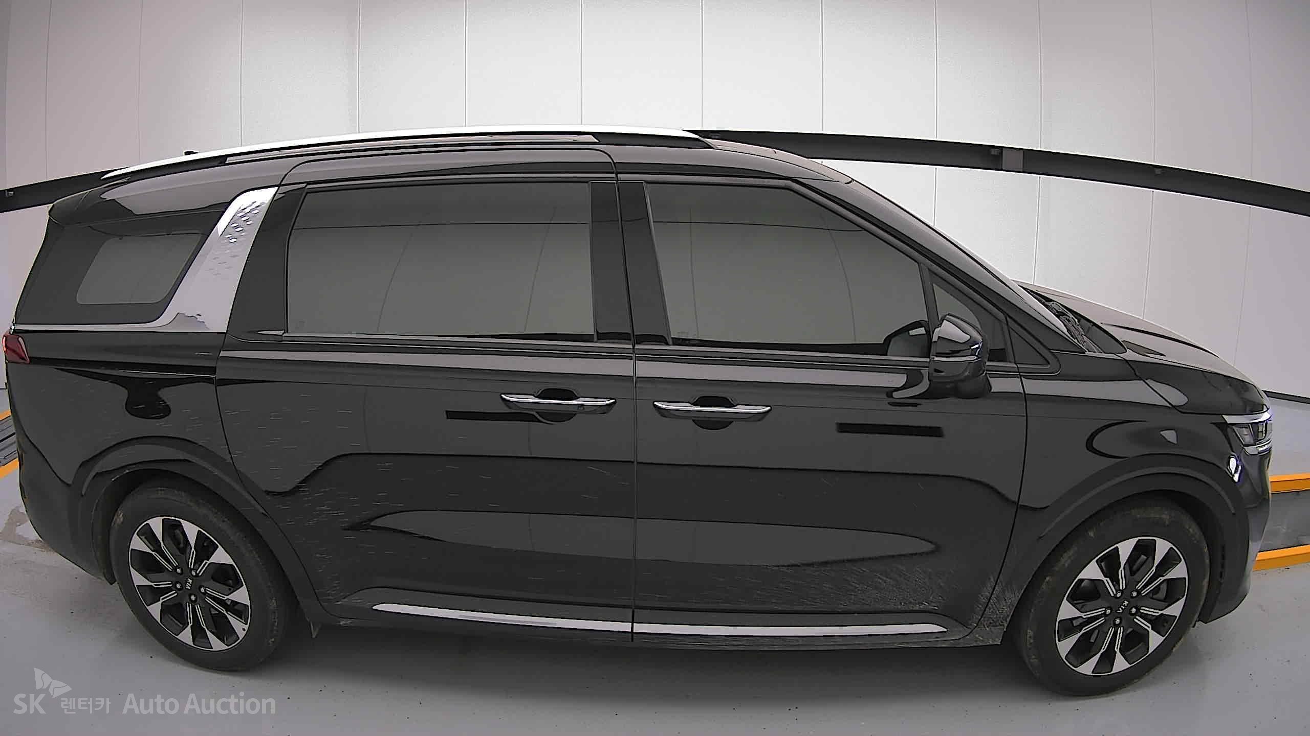 2021 - kia carnival