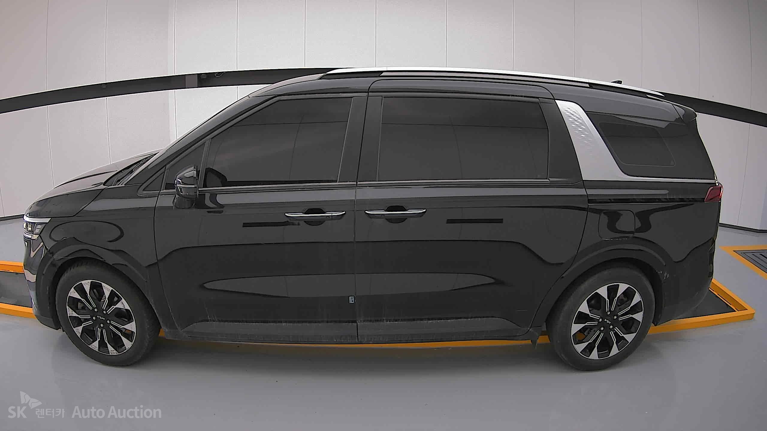 2022 - kia carnival