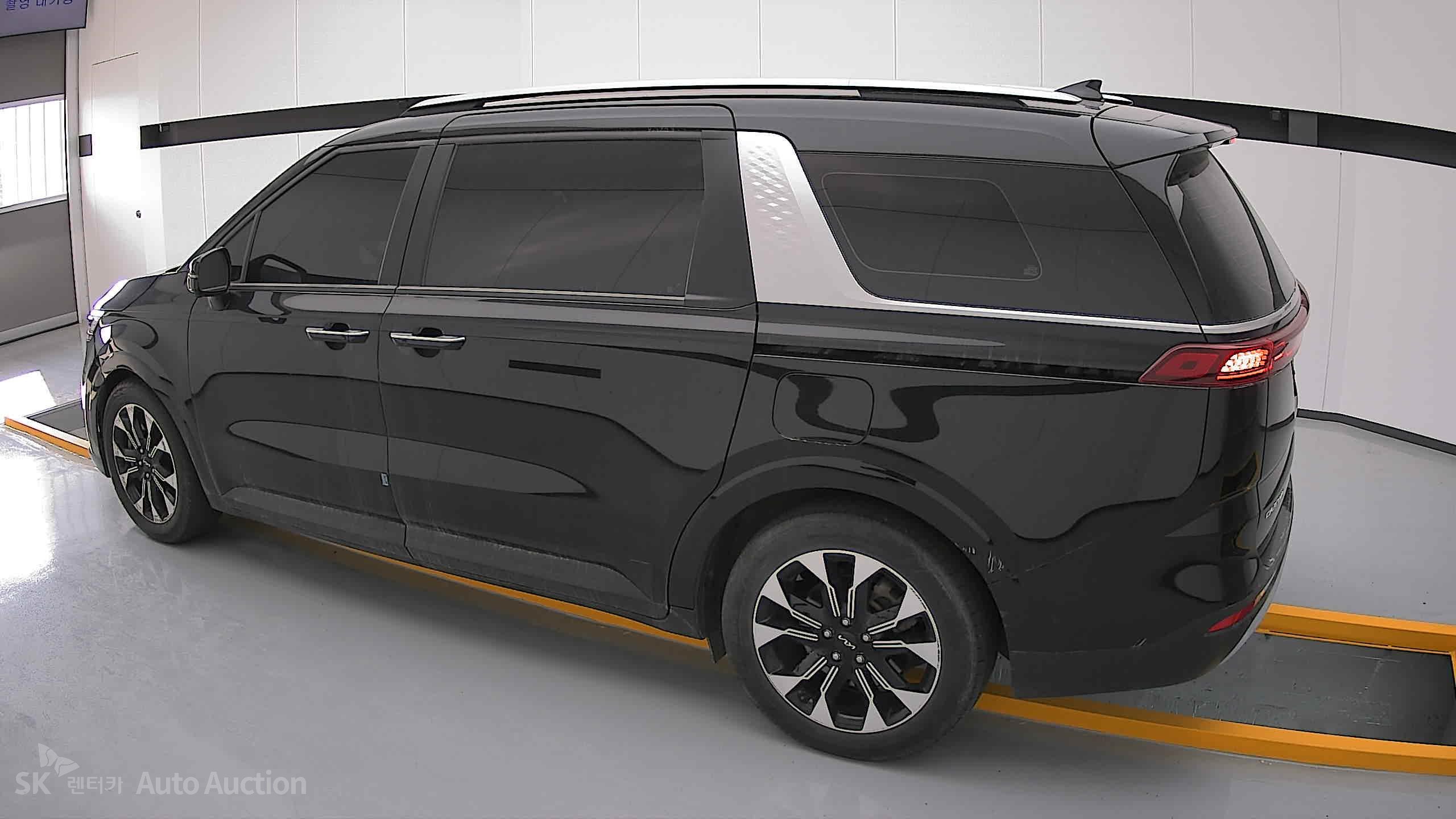 2022 - kia carnival