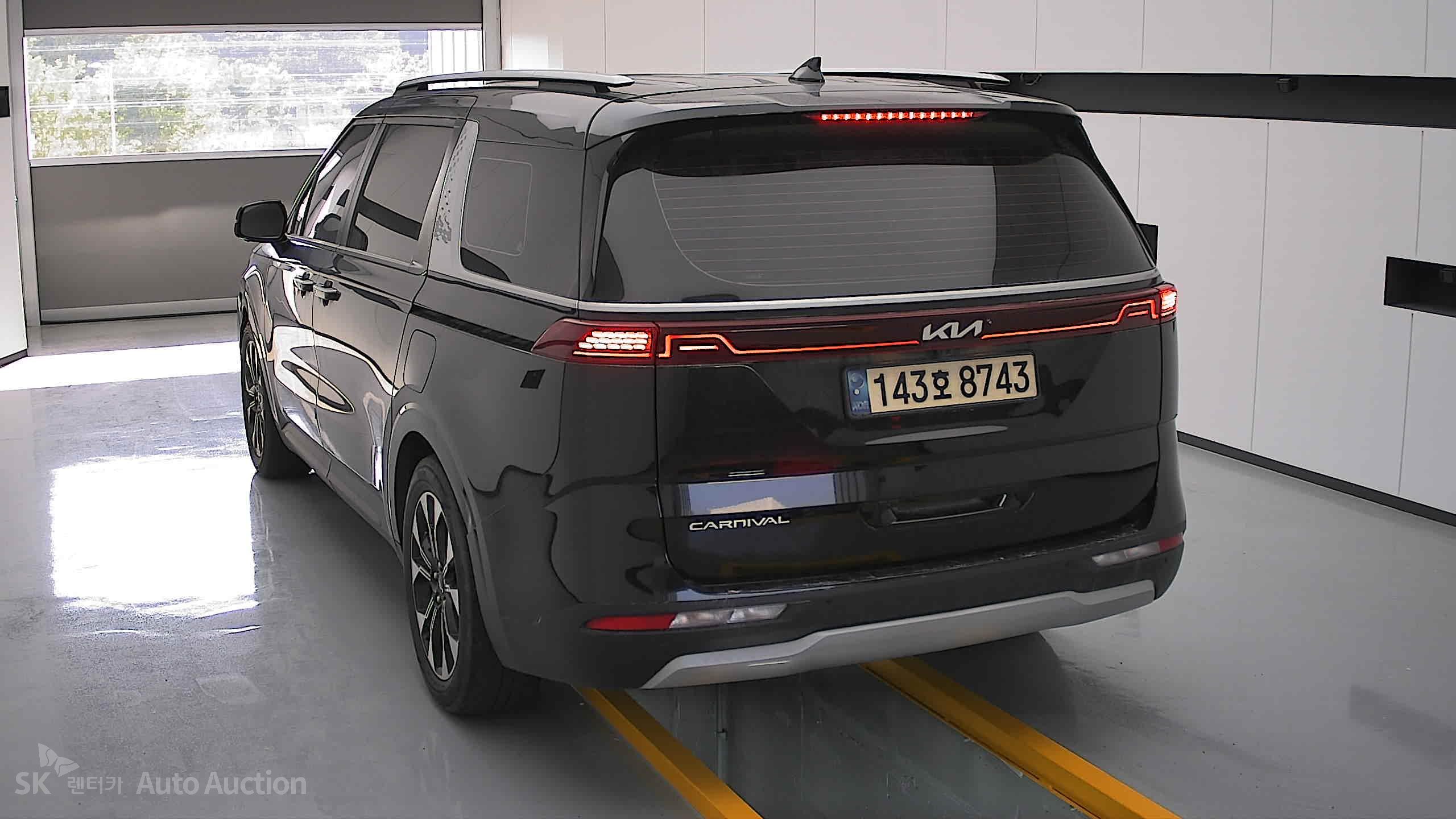 2022 - kia carnival