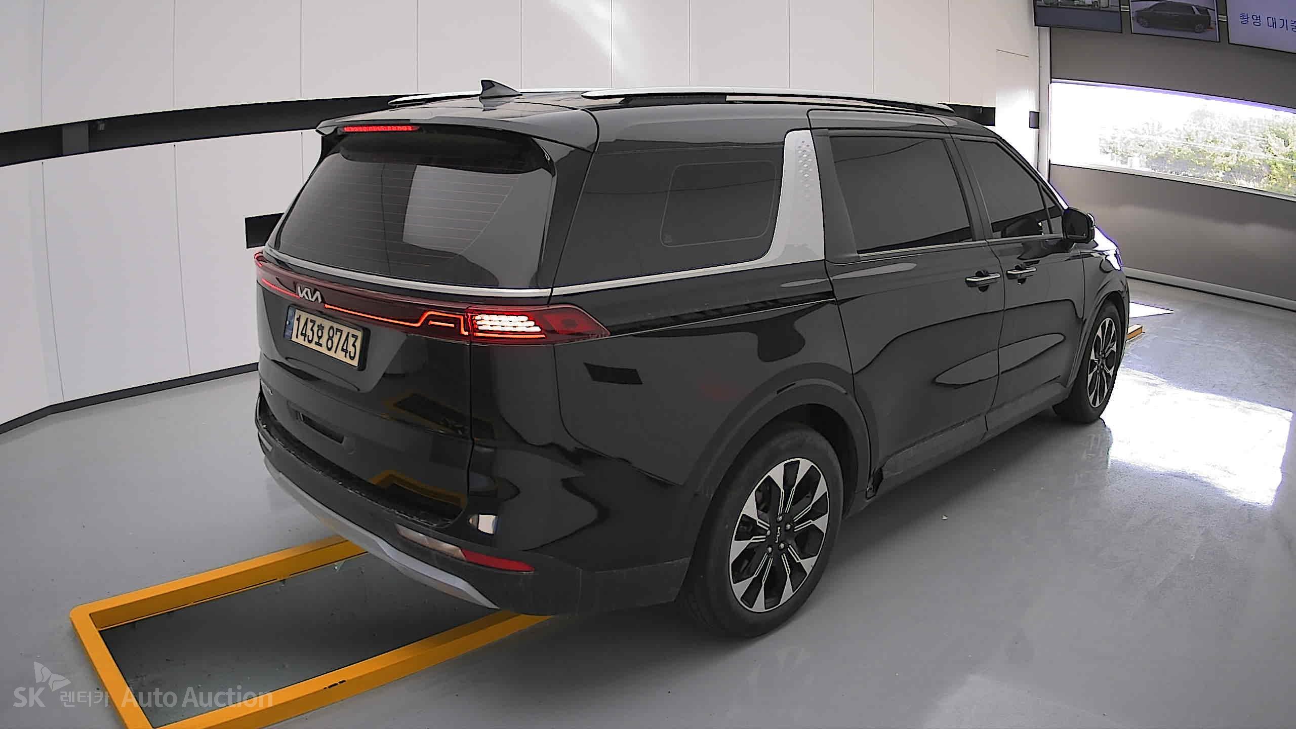 2022 - kia carnival