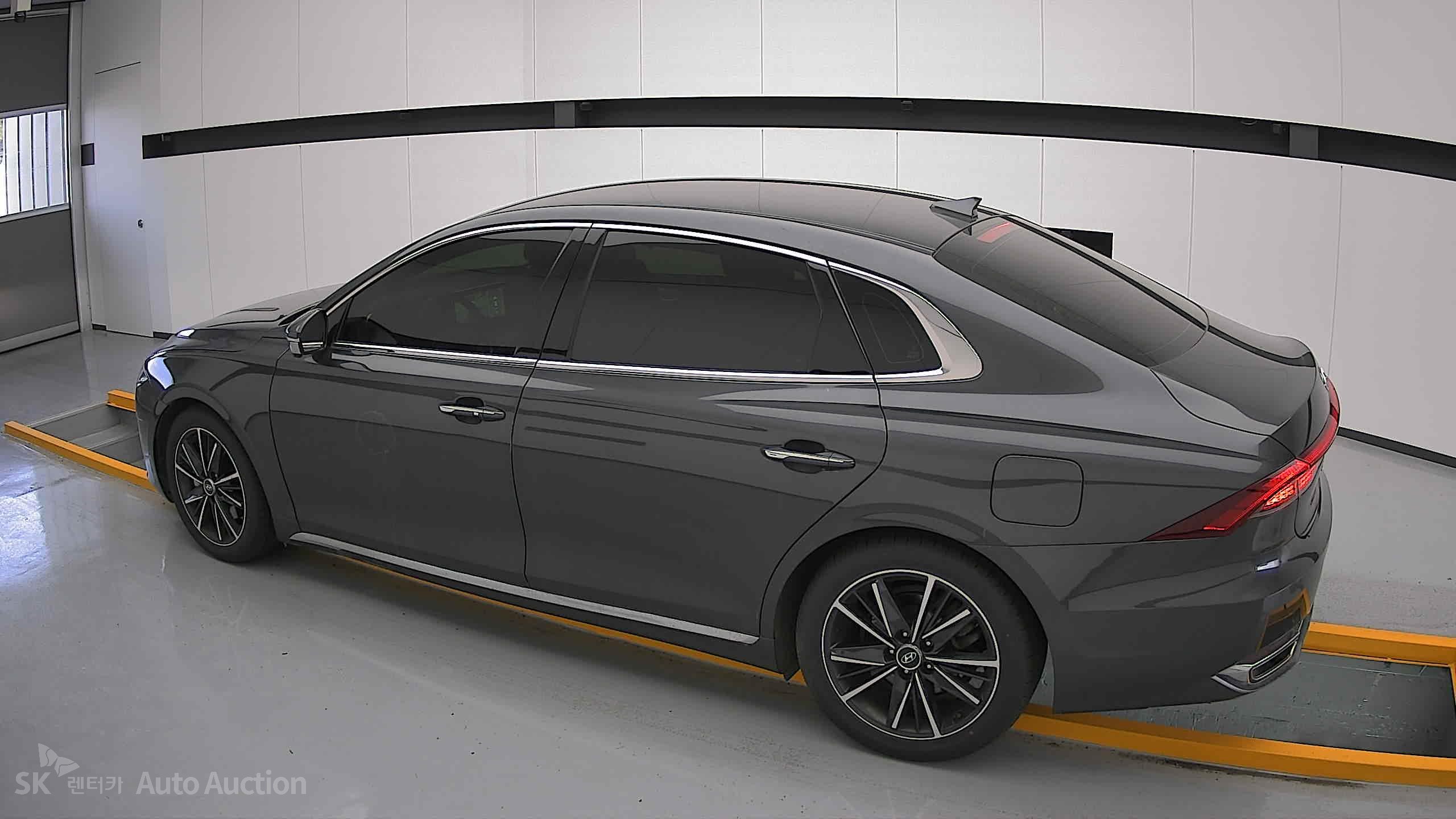2021 - hyundai grandeur