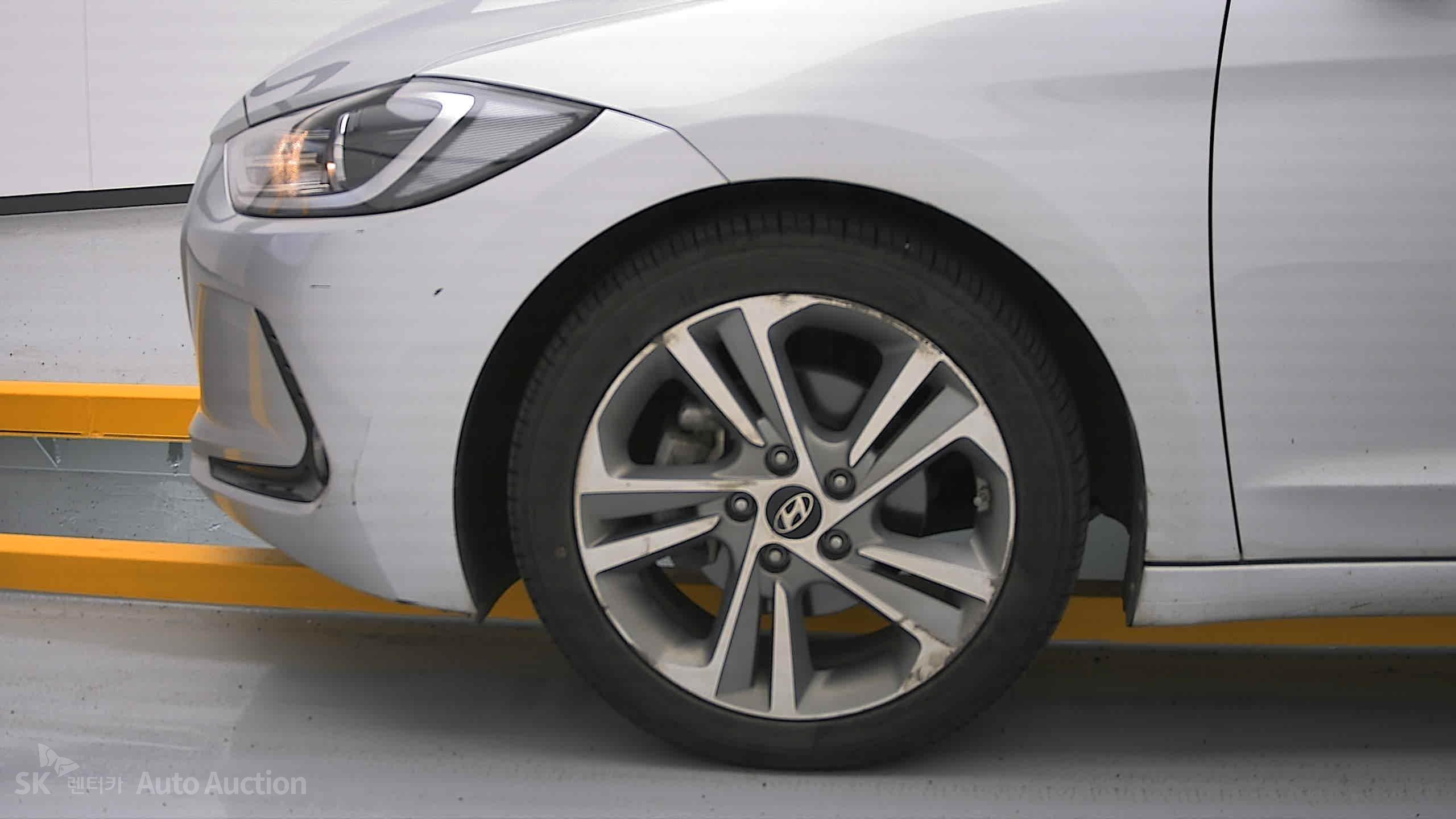 2018 - hyundai avante ad