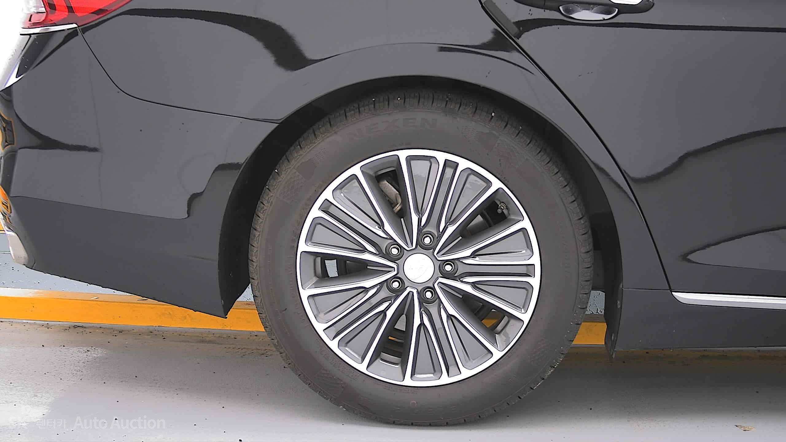 2018 - hyundai grandeur