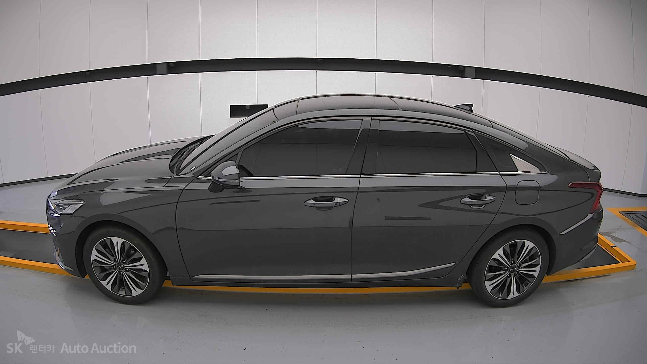 2022 - kia k8