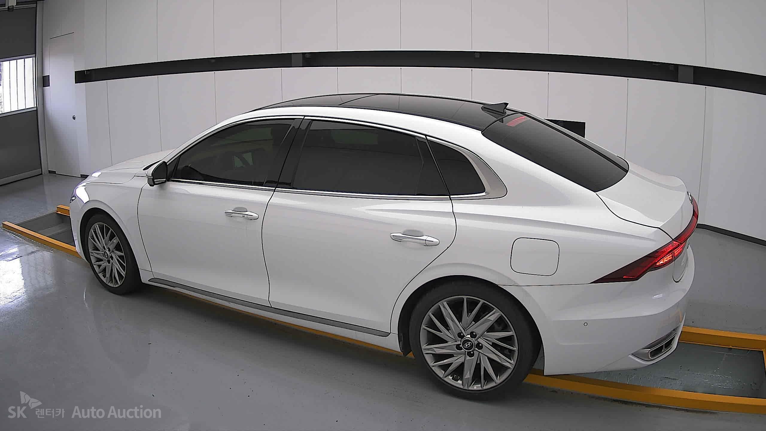 2022 - hyundai grandeur