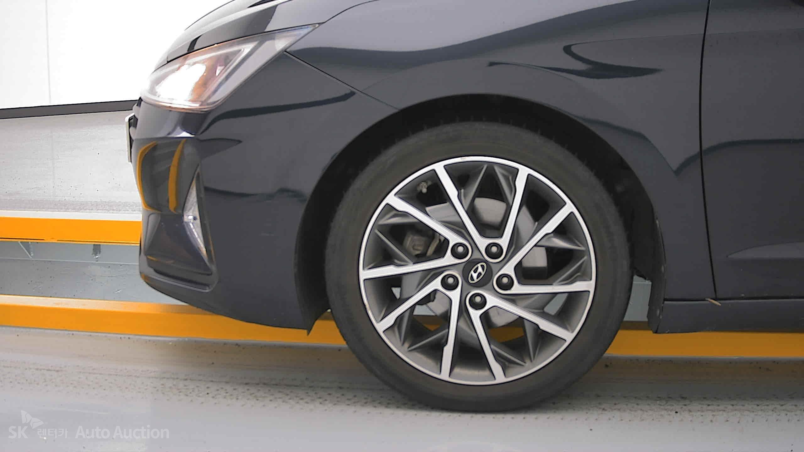 2019 - hyundai avante ad