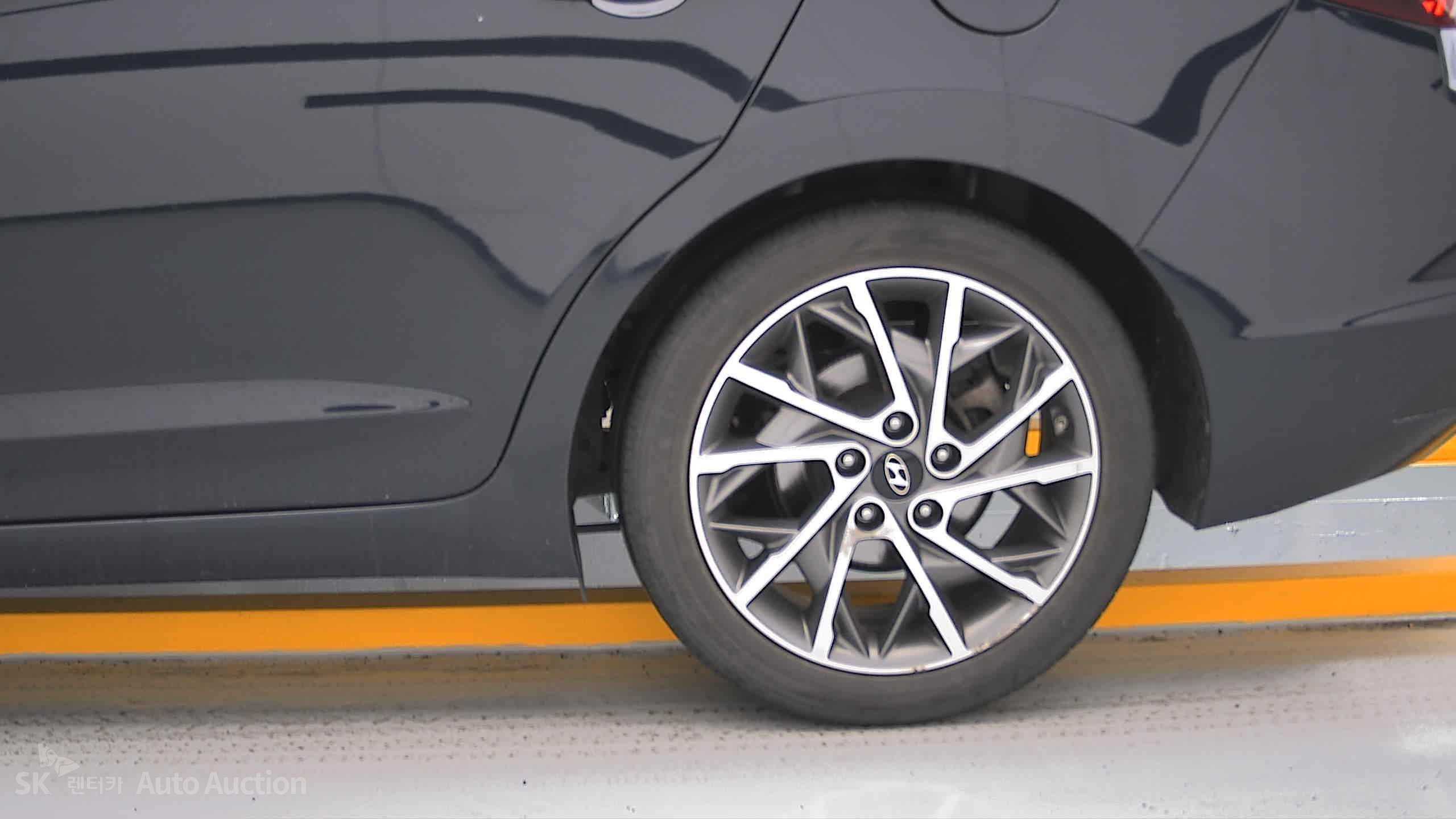 2019 - hyundai avante ad