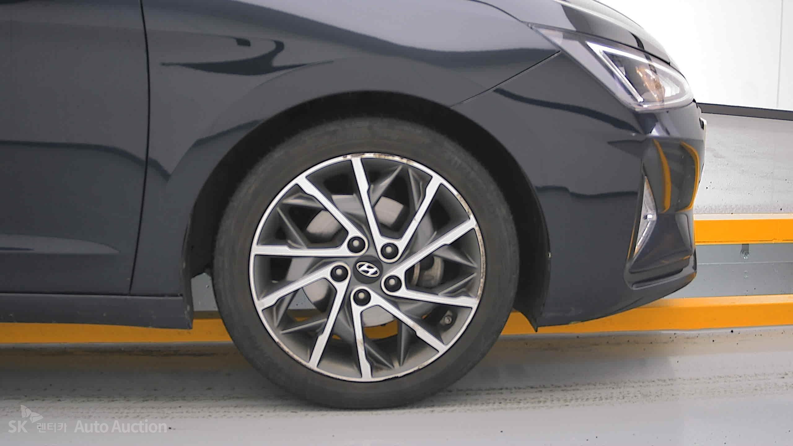 2019 - hyundai avante ad