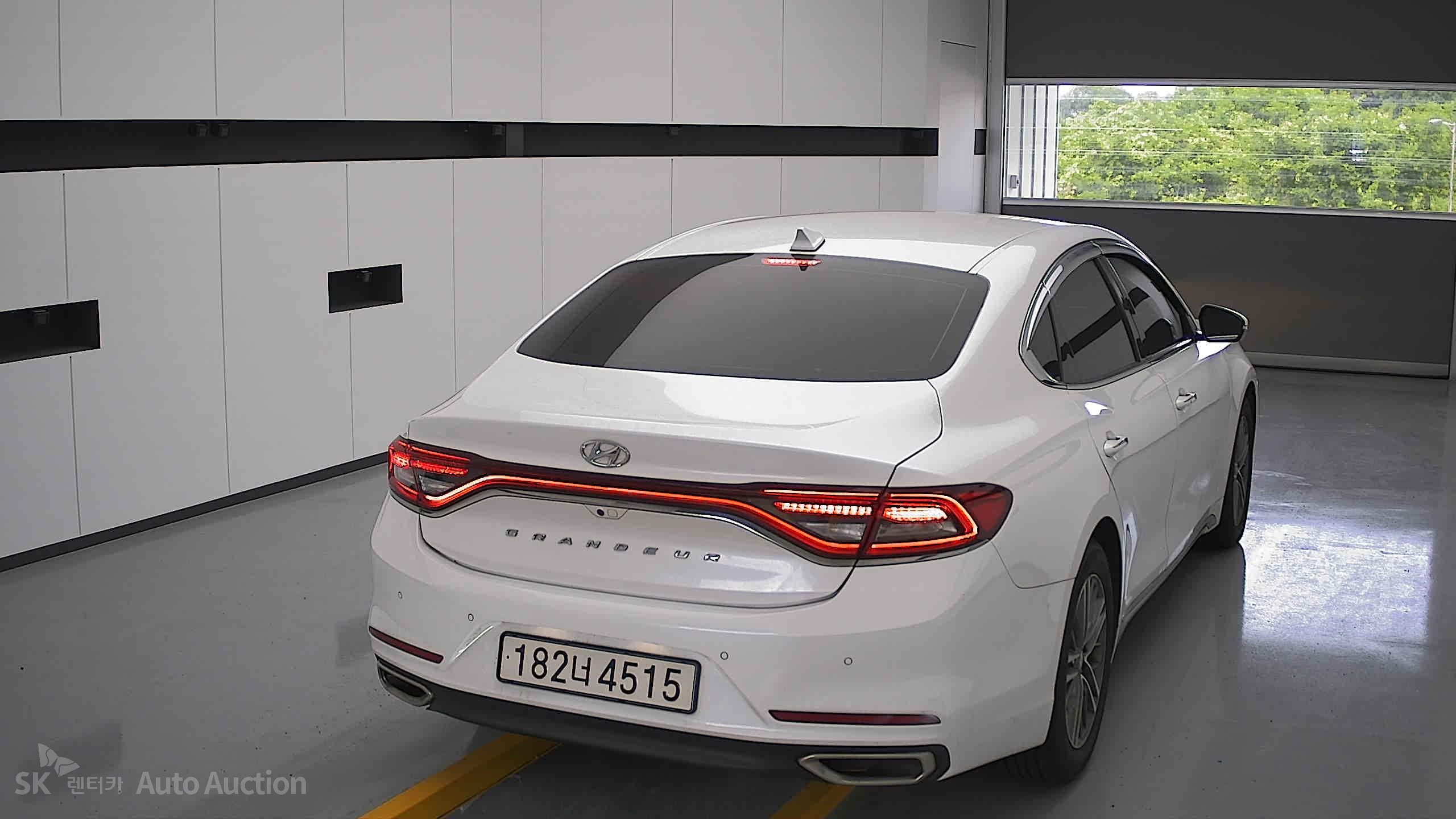 2019 - hyundai grandeur