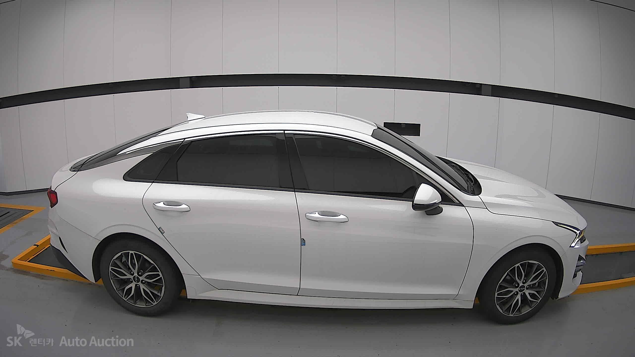 2023 - kia k5