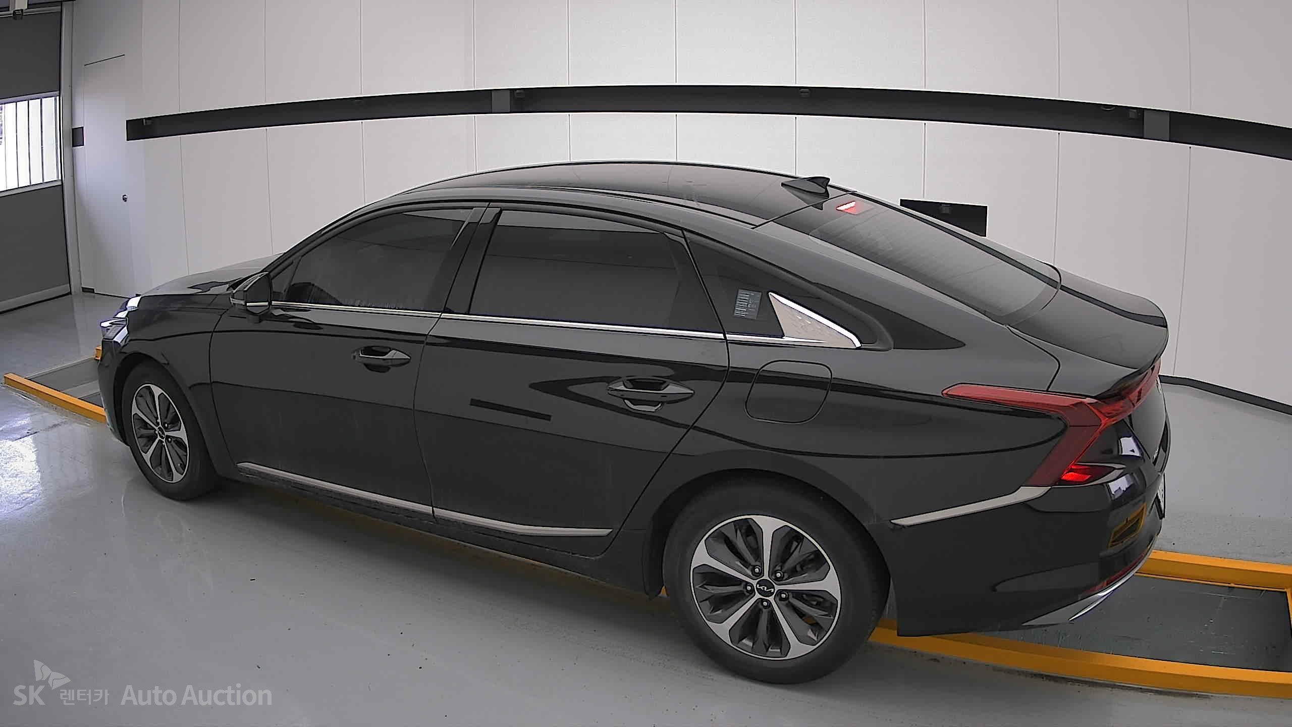 2022 - kia k8