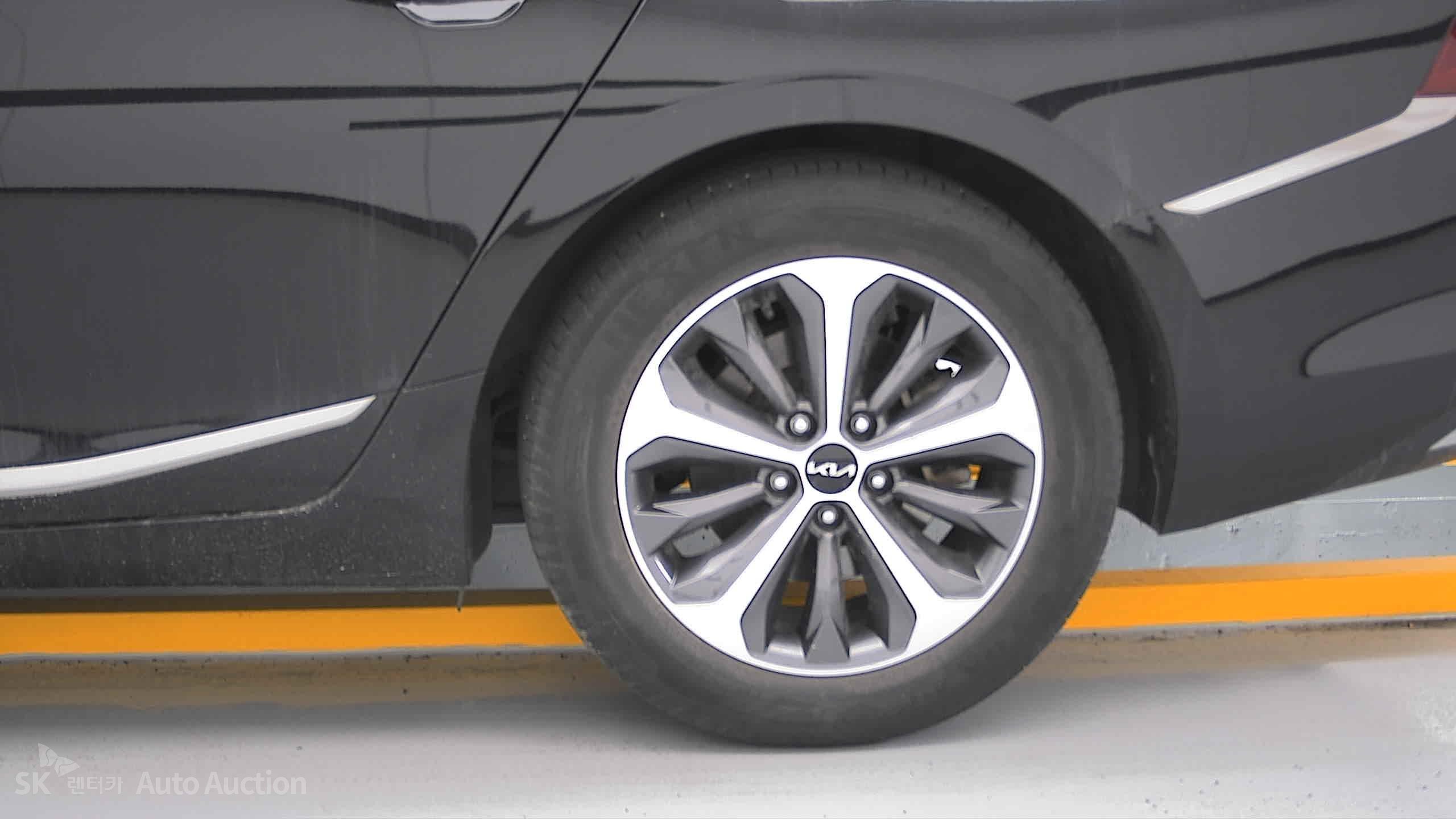 2022 - kia k8