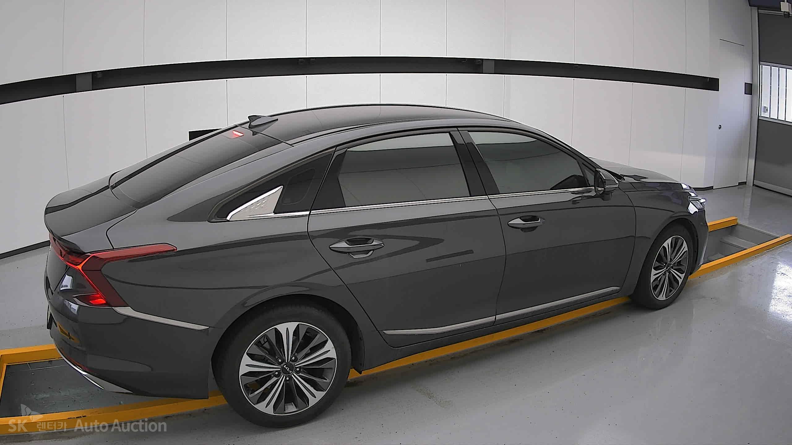 2022 - kia k8