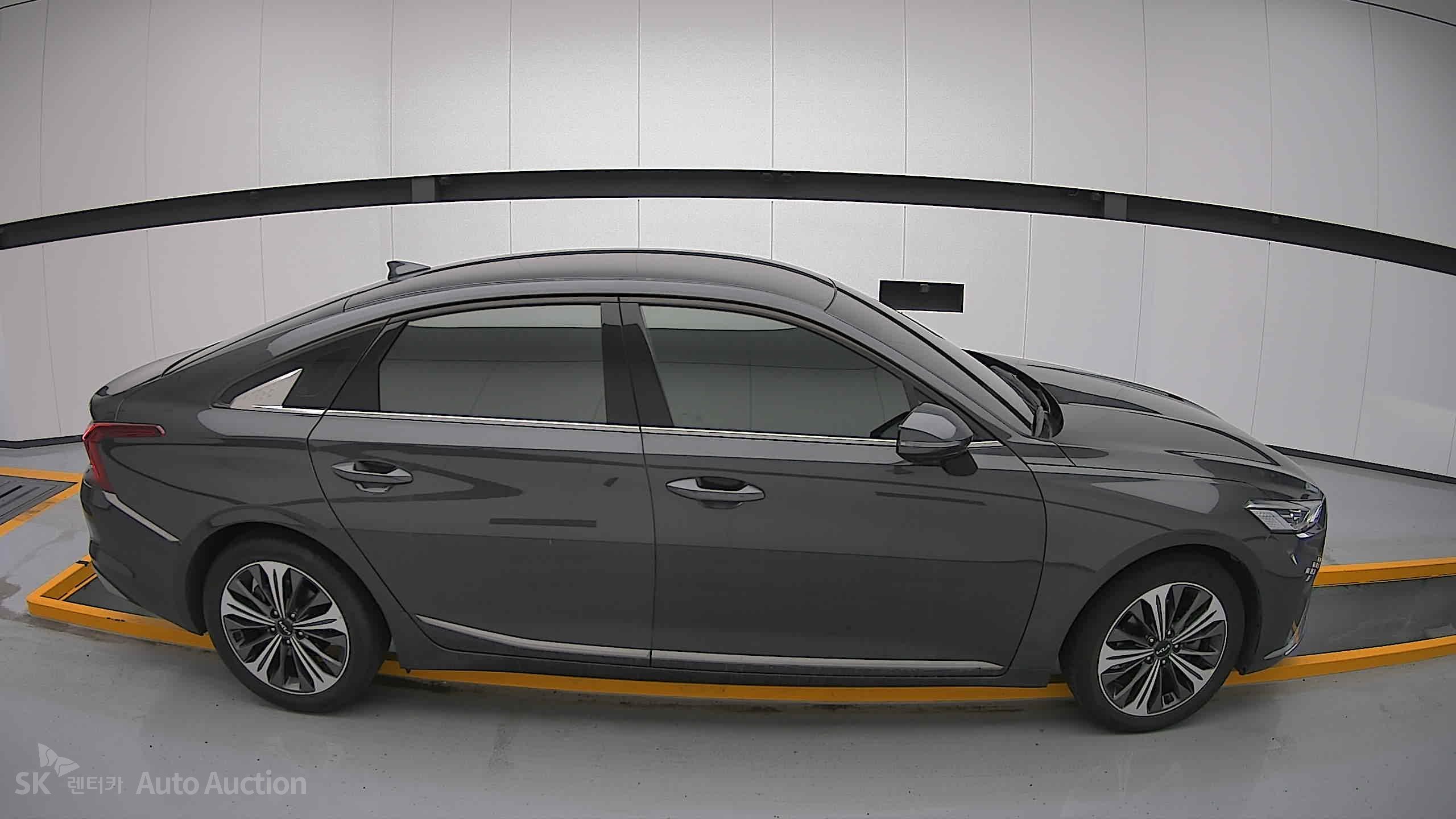 2022 - kia k8