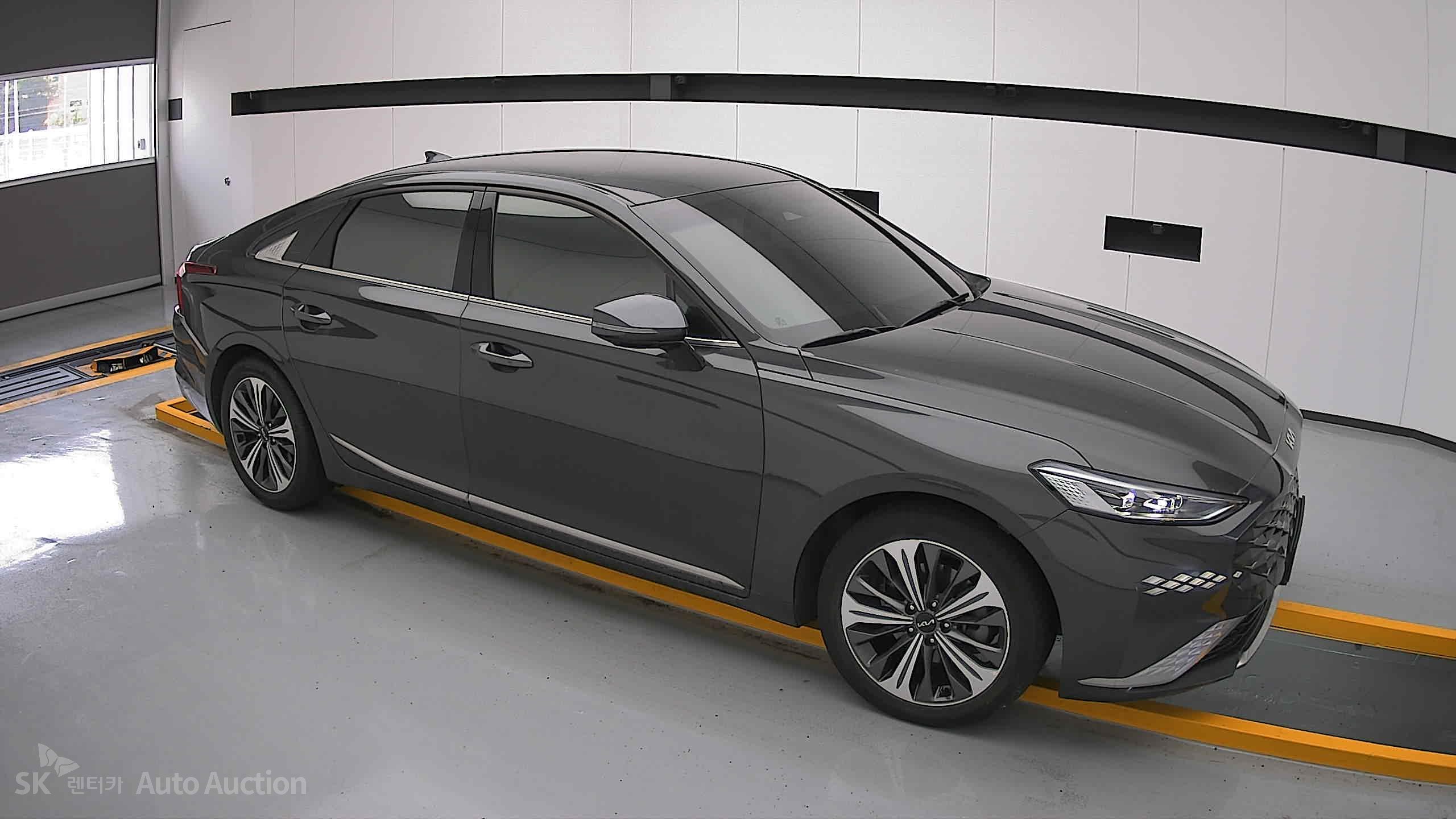 2022 - kia k8