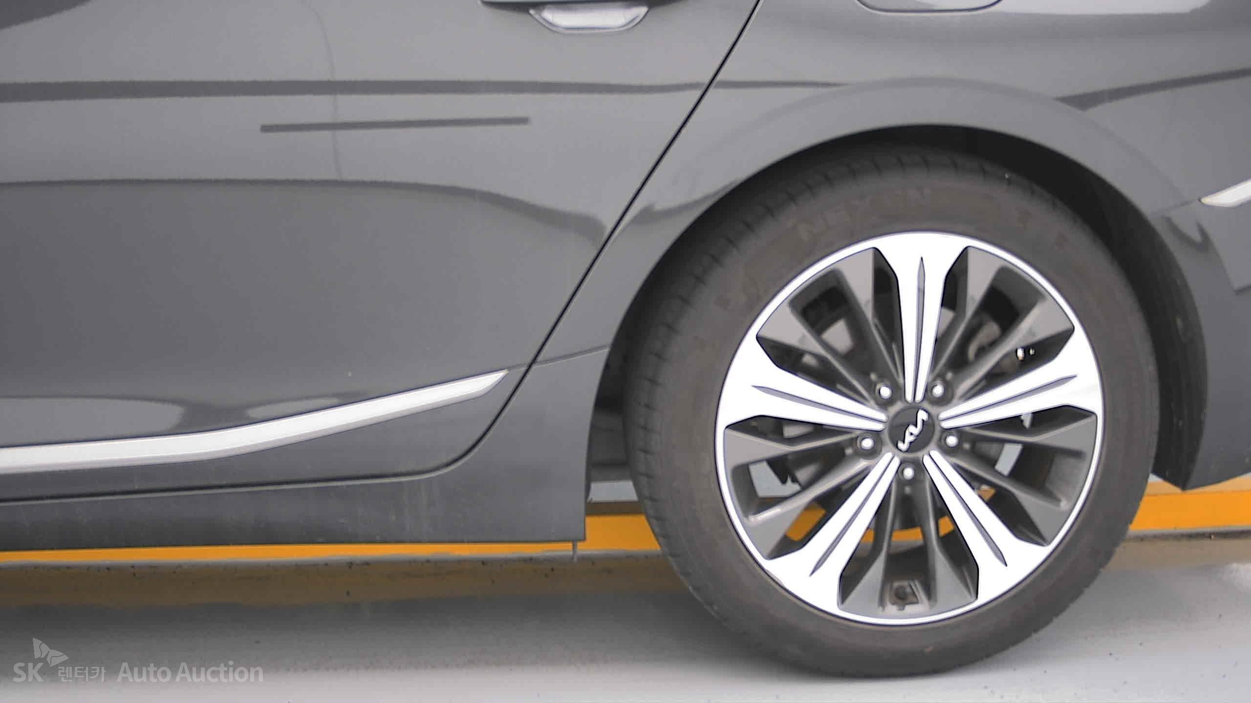 2022 - kia k8