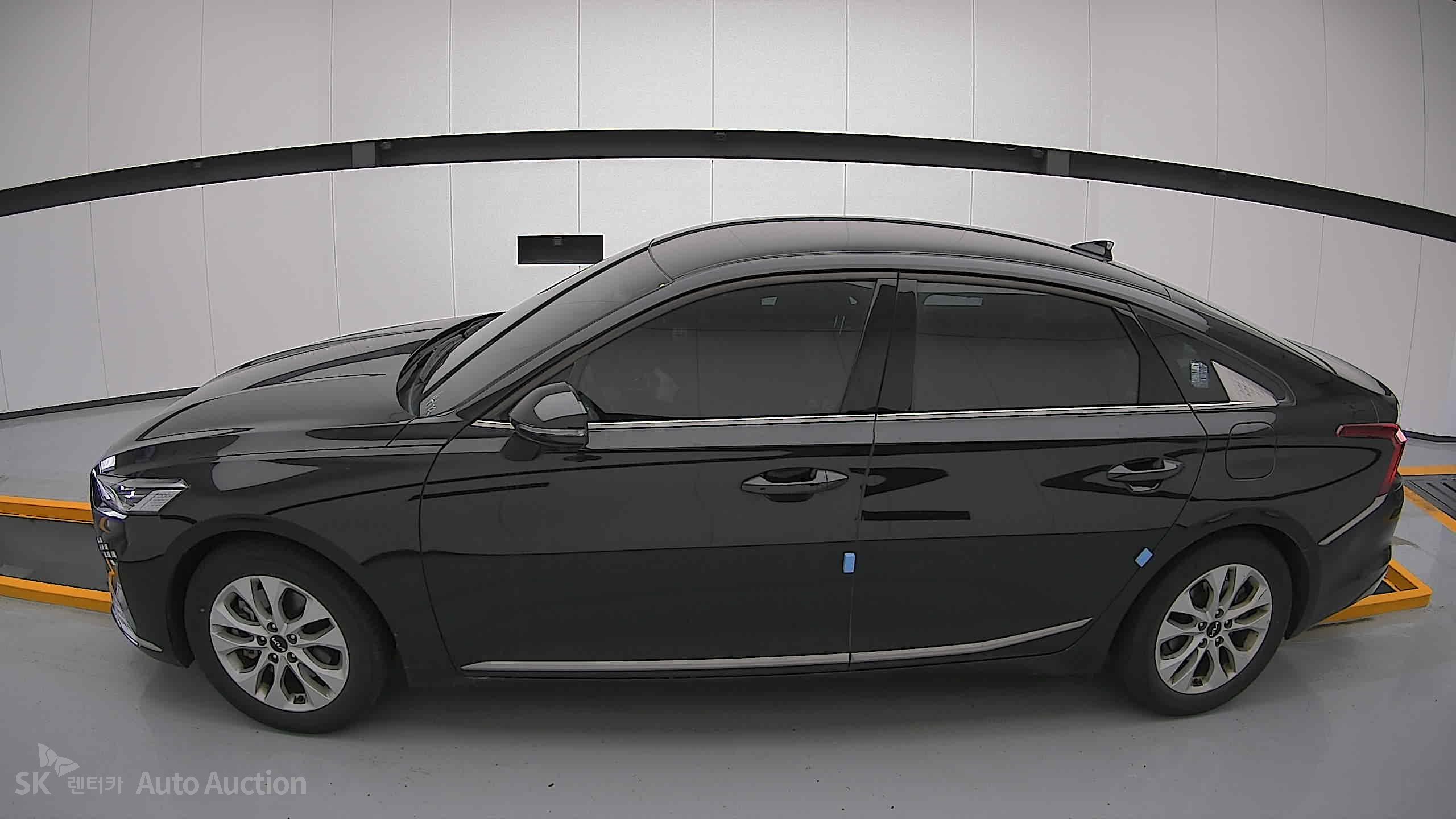 2023 - kia k8