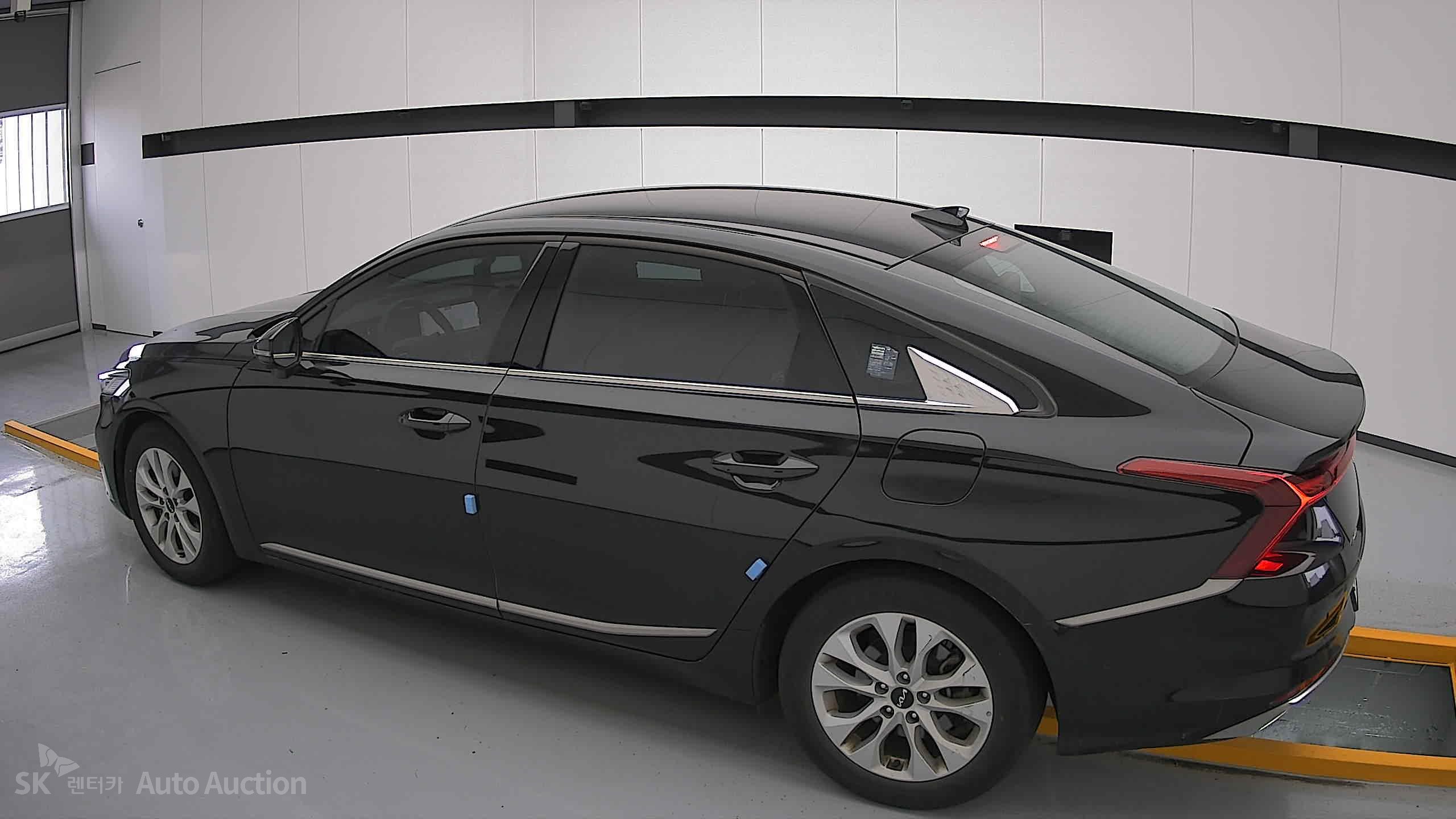 2023 - kia k8