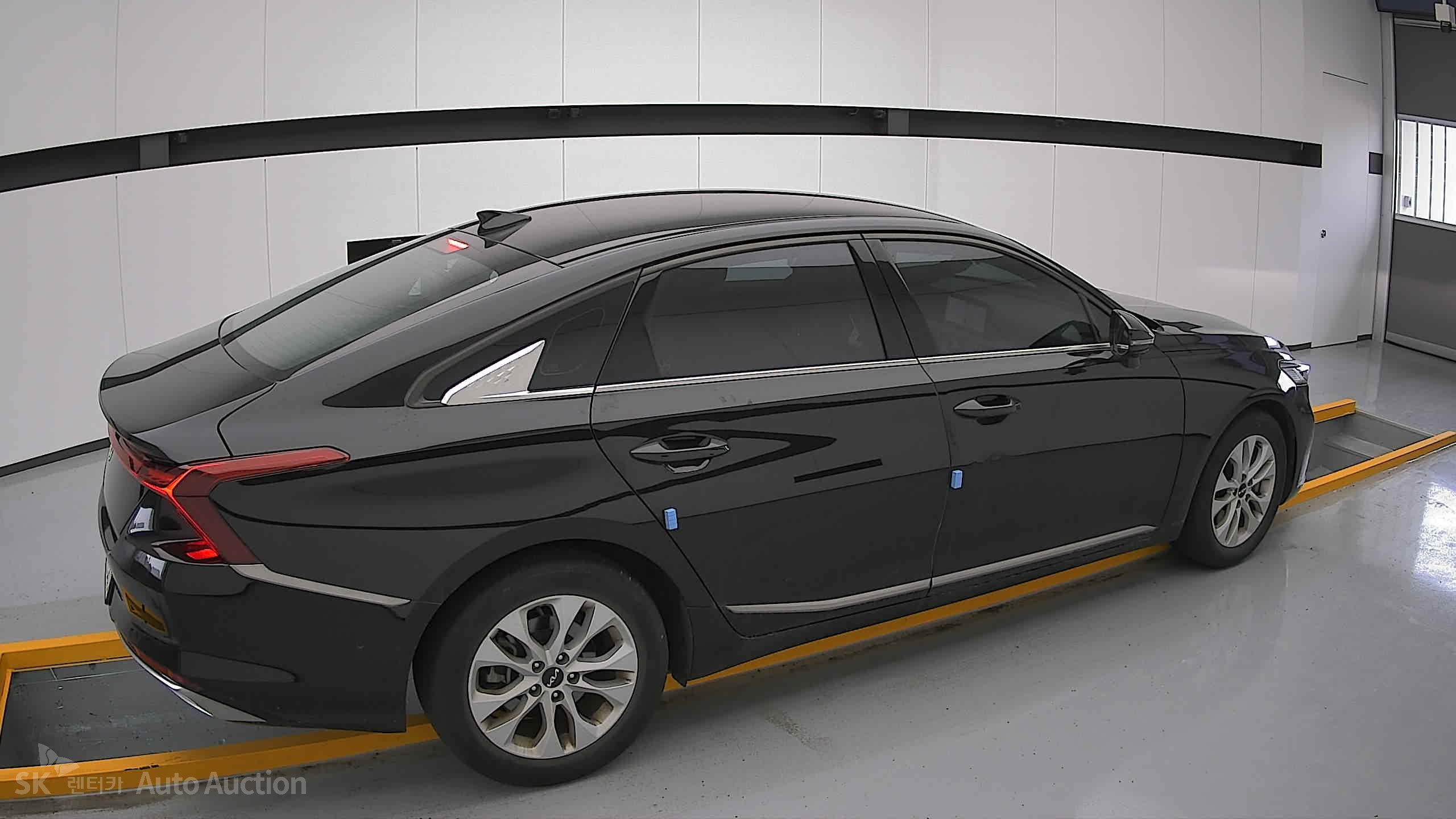 2023 - kia k8