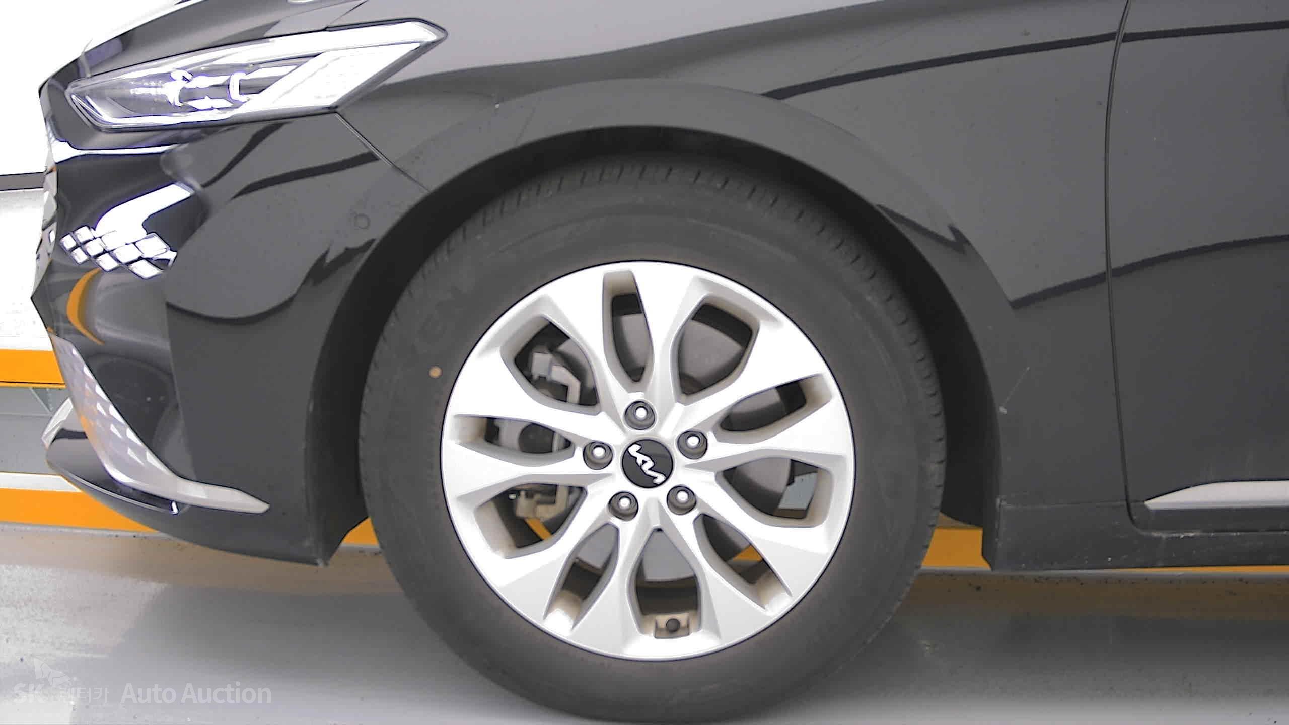 2023 - kia k8