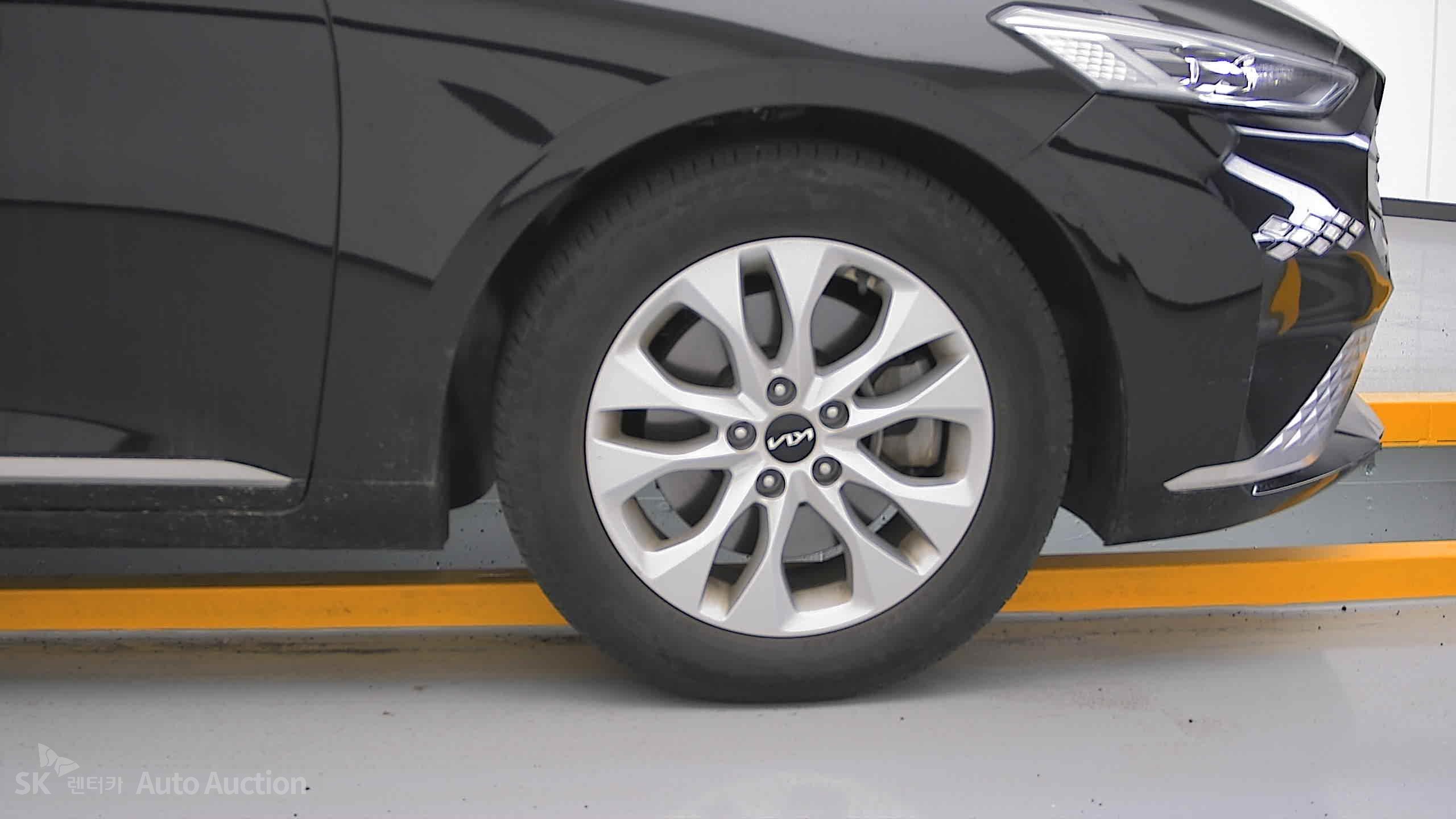2023 - kia k8